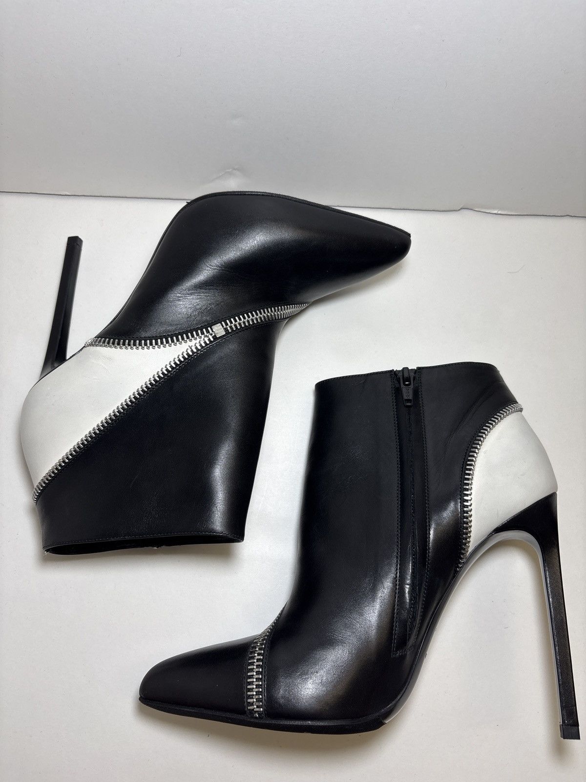 Saint Laurent Paris Saint Laurent Janis Zip Ankle Boots Black White Leather AUTH Size US 9 / IT 39 - 4 Thumbnail