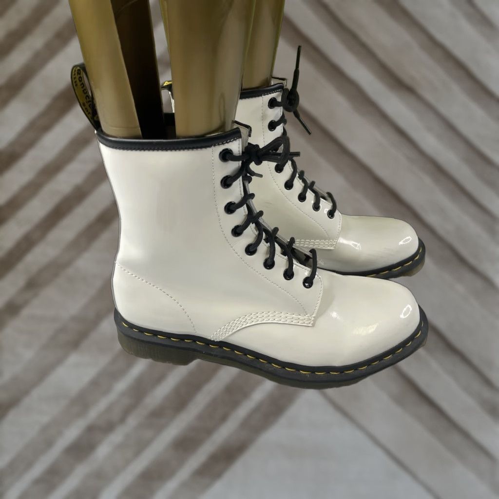 Dr. Martens Dr. Martens Boots White Air Wair Leather 11821 Womens US 11 EU 43 Ankle Combat Boot Size US 11 / IT 41 - 1 Thumbnail