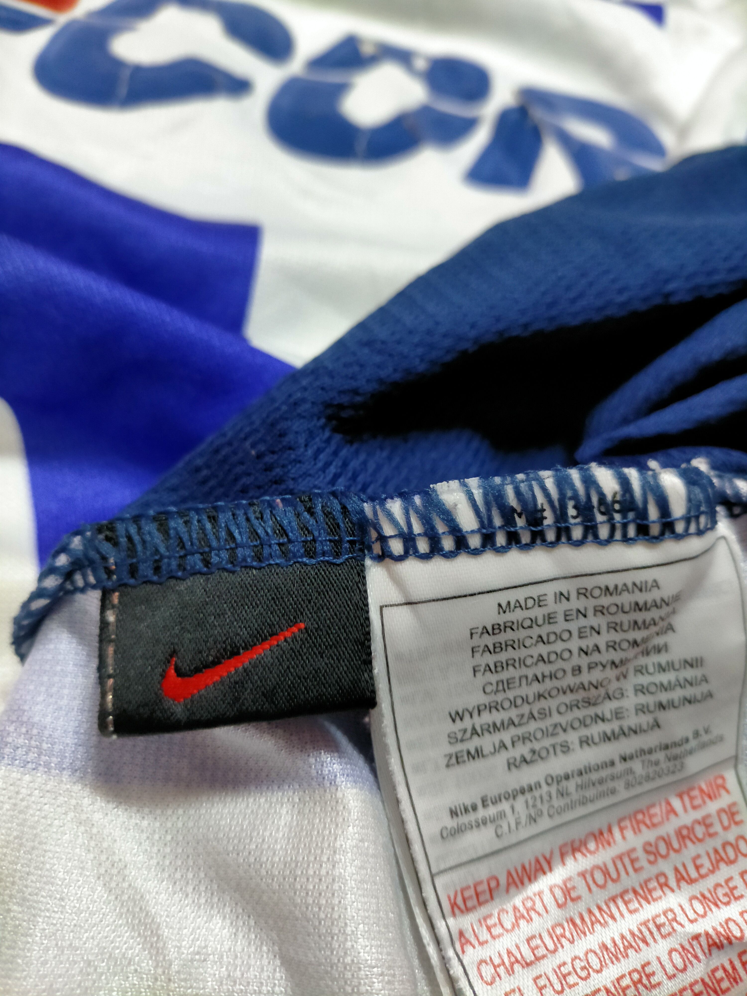 Nike Vtg 2002 Hertha Berlin Home football Shirt Size US L / EU 52-54 / 3 - 18 Thumbnail
