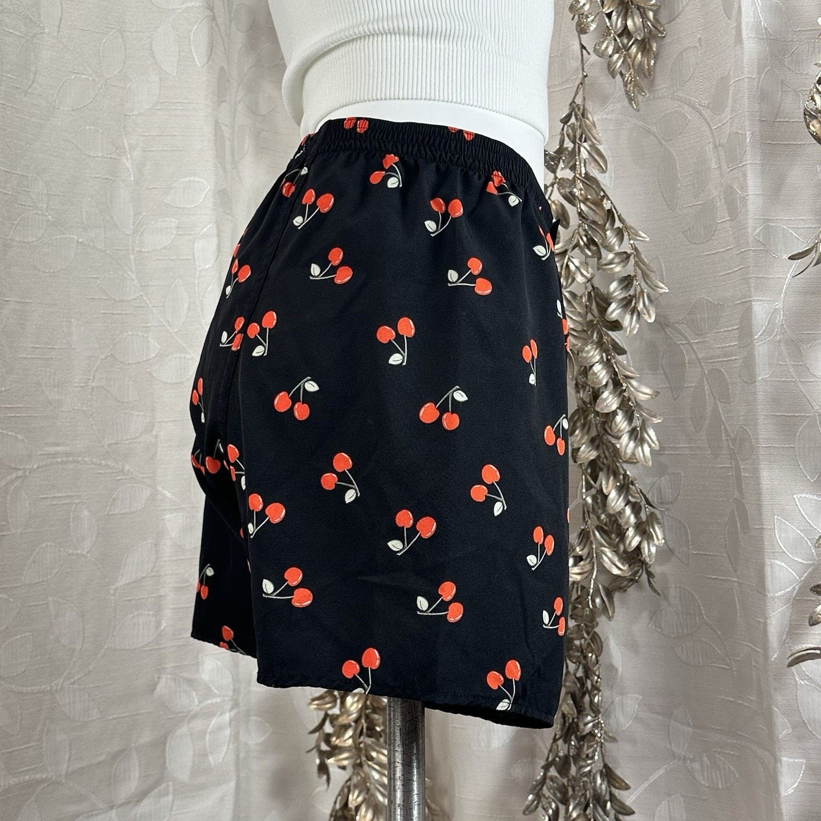 Urban Outfitters BDG Men’s S Cherry Print Boxer Shorts Black Urban Outfitters Size 26 - 3 Thumbnail