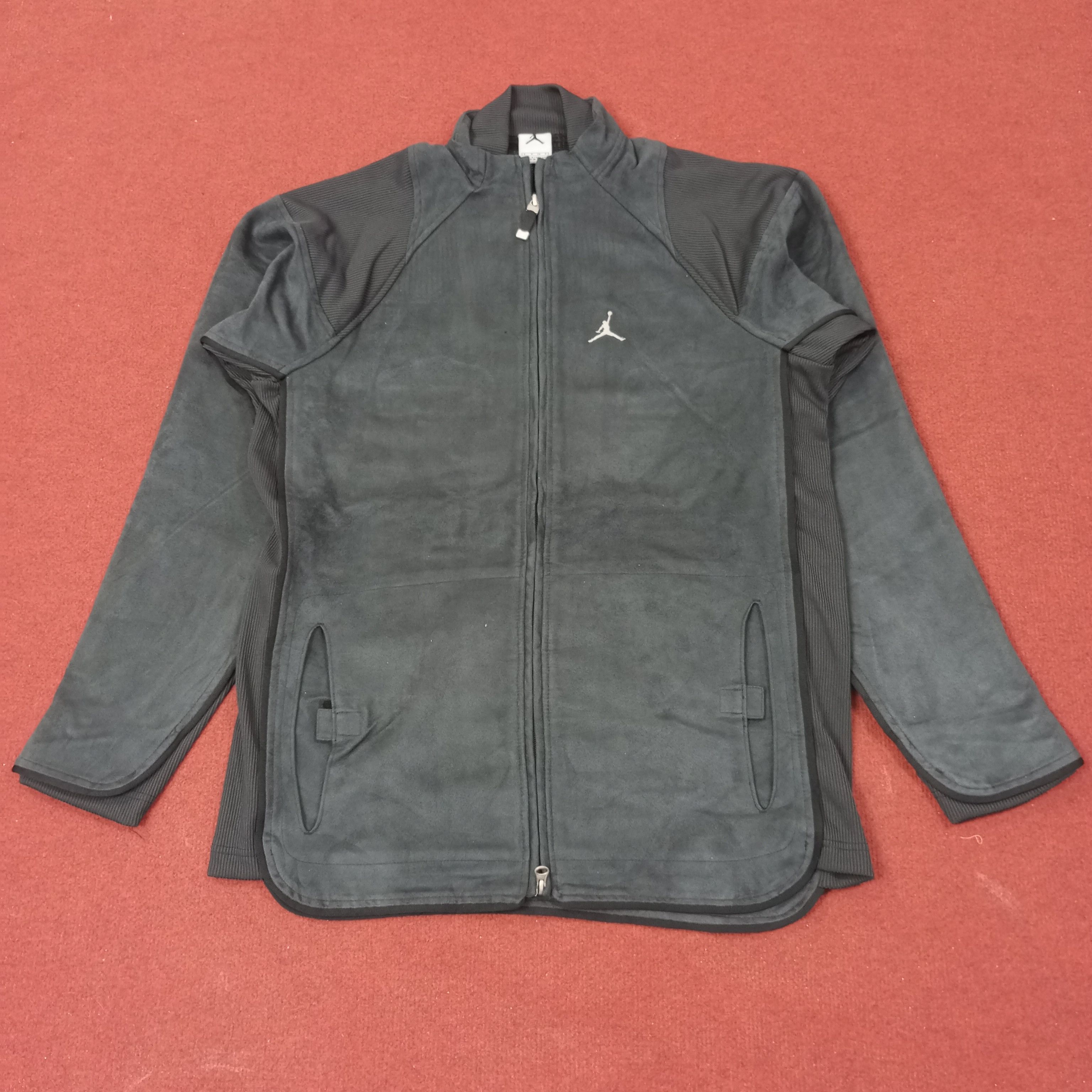Vintage Air Jordan Small Logo Sweater Jacket c253n15 Size US S / EU 44-46 / 1 - 1 Thumbnail