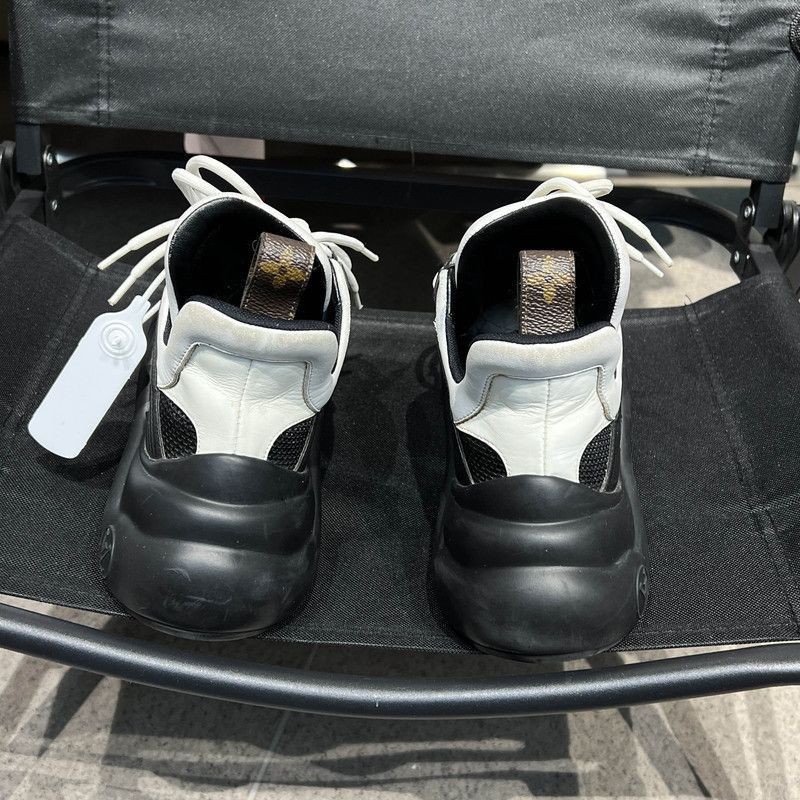 Louis Vuitton Louis Vuitton Black and White Sneakers - Size US 7.5 / EU 40-41 - 3 Thumbnail