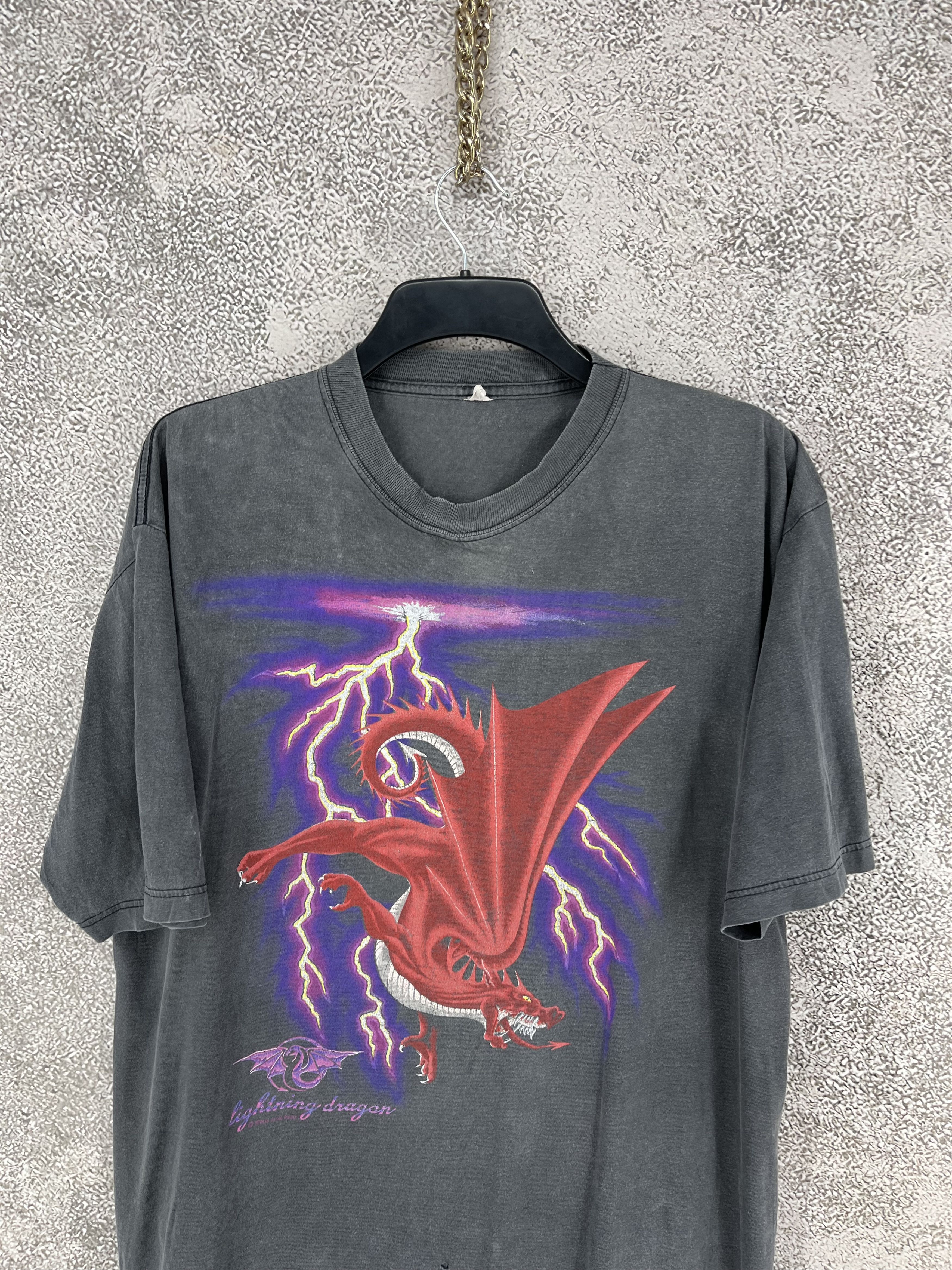 Band Tees Vintage 1992 Land of The Dragon T-Shirt Size US XL / EU 56 / 4 - 7 Thumbnail
