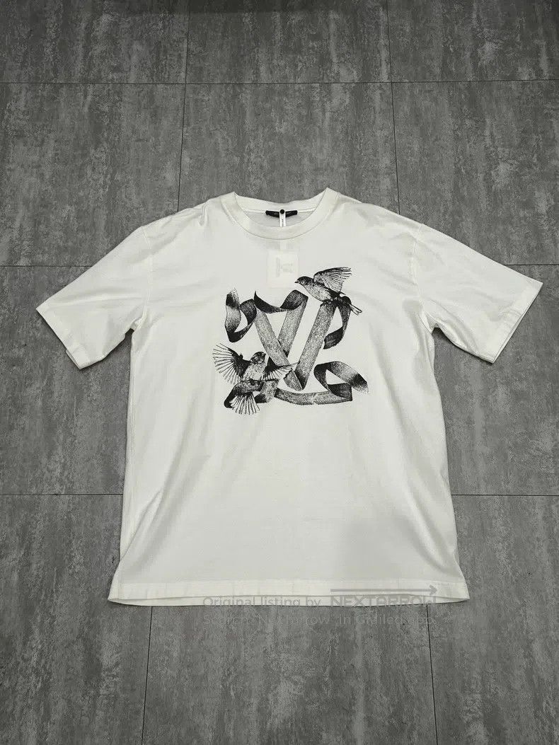 Louis Vuitton size 4l White dove printed short sleeve T-shi