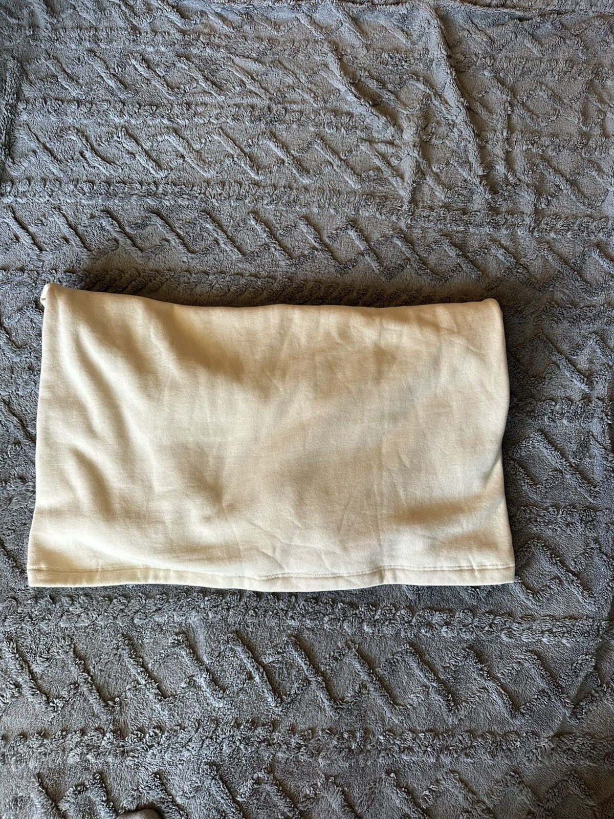 Essentials Fear of God Essentials Relaxed Hoodie “Egg Shell” Size US S / EU 44-46 / 1 - 3 Thumbnail
