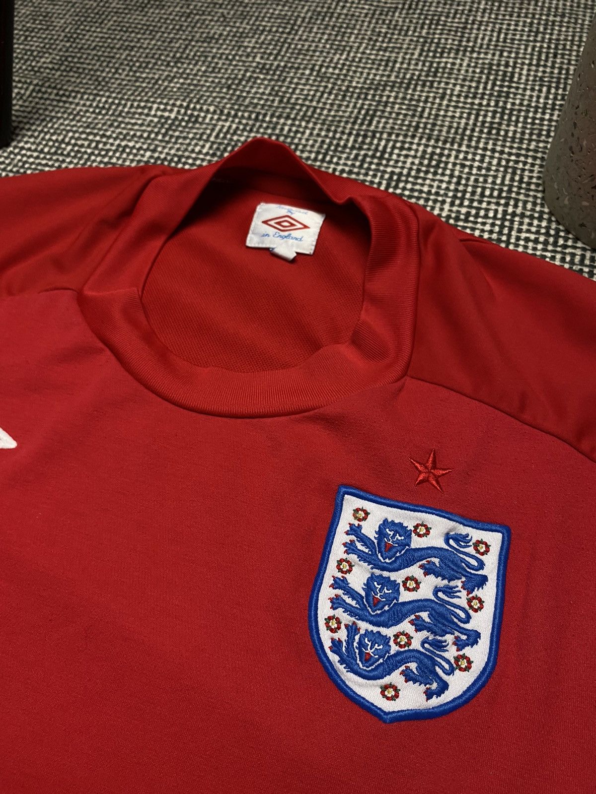 Umbro England umbro vintage rare soccer jersey Size US XL / EU 56 / 4 - 7 Thumbnail