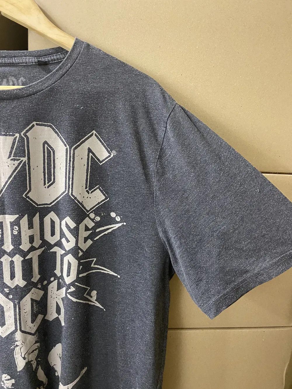 Band Tees VINTAGE AC/DC FOR THOSE ABOUT TO ROCK WE SALUTE TEE T SHIRT Size US XXL / EU 58 / 5 - 7 Thumbnail