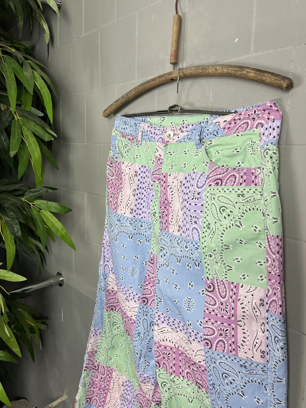 Designer BAGGY BANDANA PASTEL COLOURS WITH CHILL FIT PANTS - 3252 Size US 32 / EU 48 - 4 Thumbnail