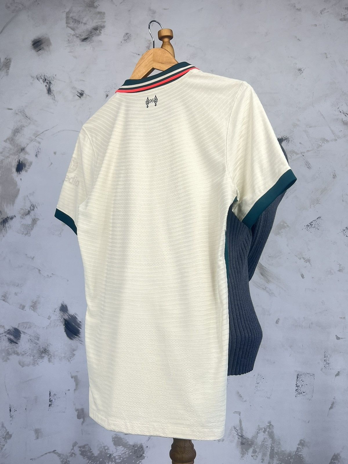 Nike Nike Liverpool Avay Jersey 2020 - 2021 Shirt Size S Size US S / EU 44-46 / 1 - 4 Thumbnail