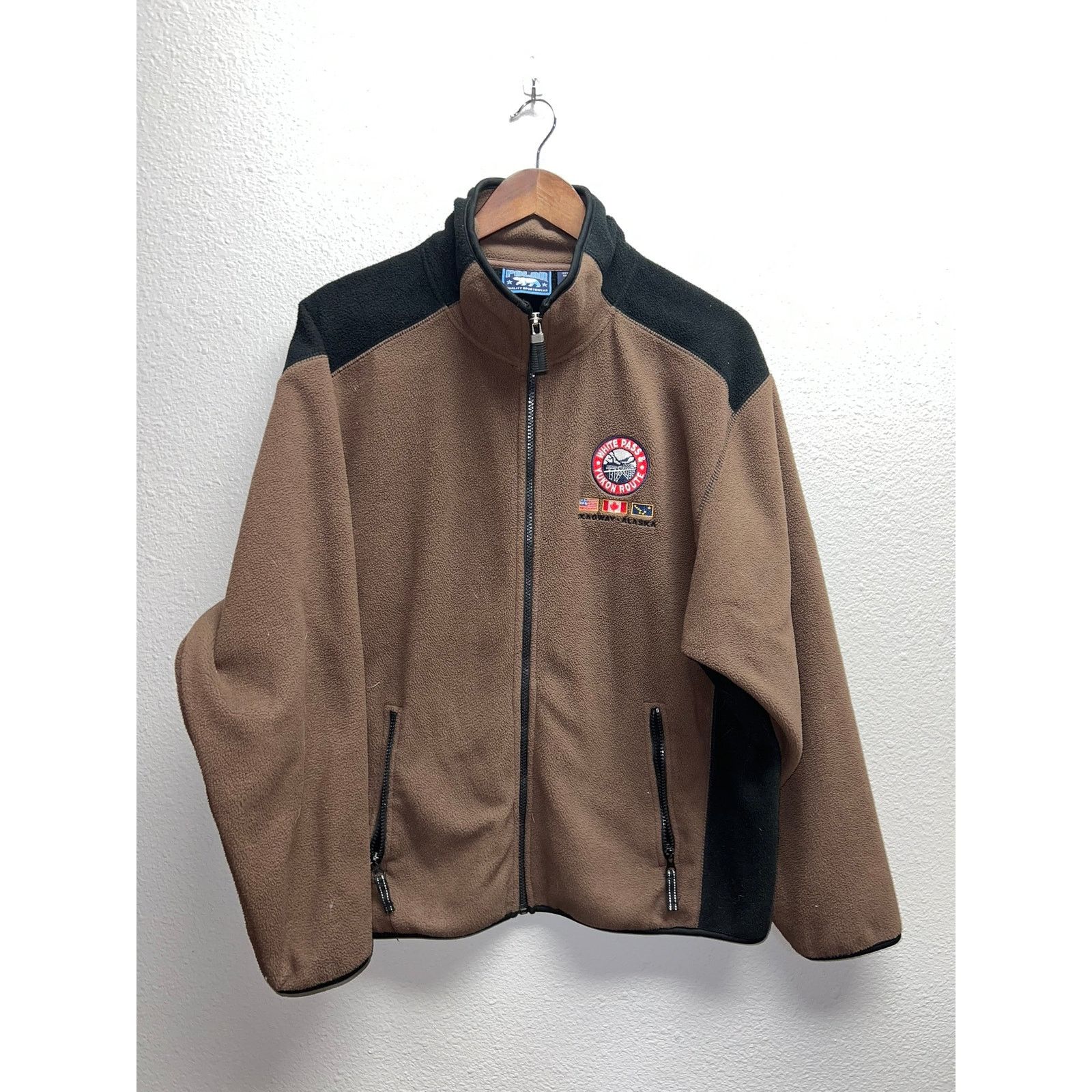 Vintage Vintage Alaska Brown Fleece Jacket Sweatshirt White Pass L Size US L / EU 52-54 / 3 - 1 Thumbnail