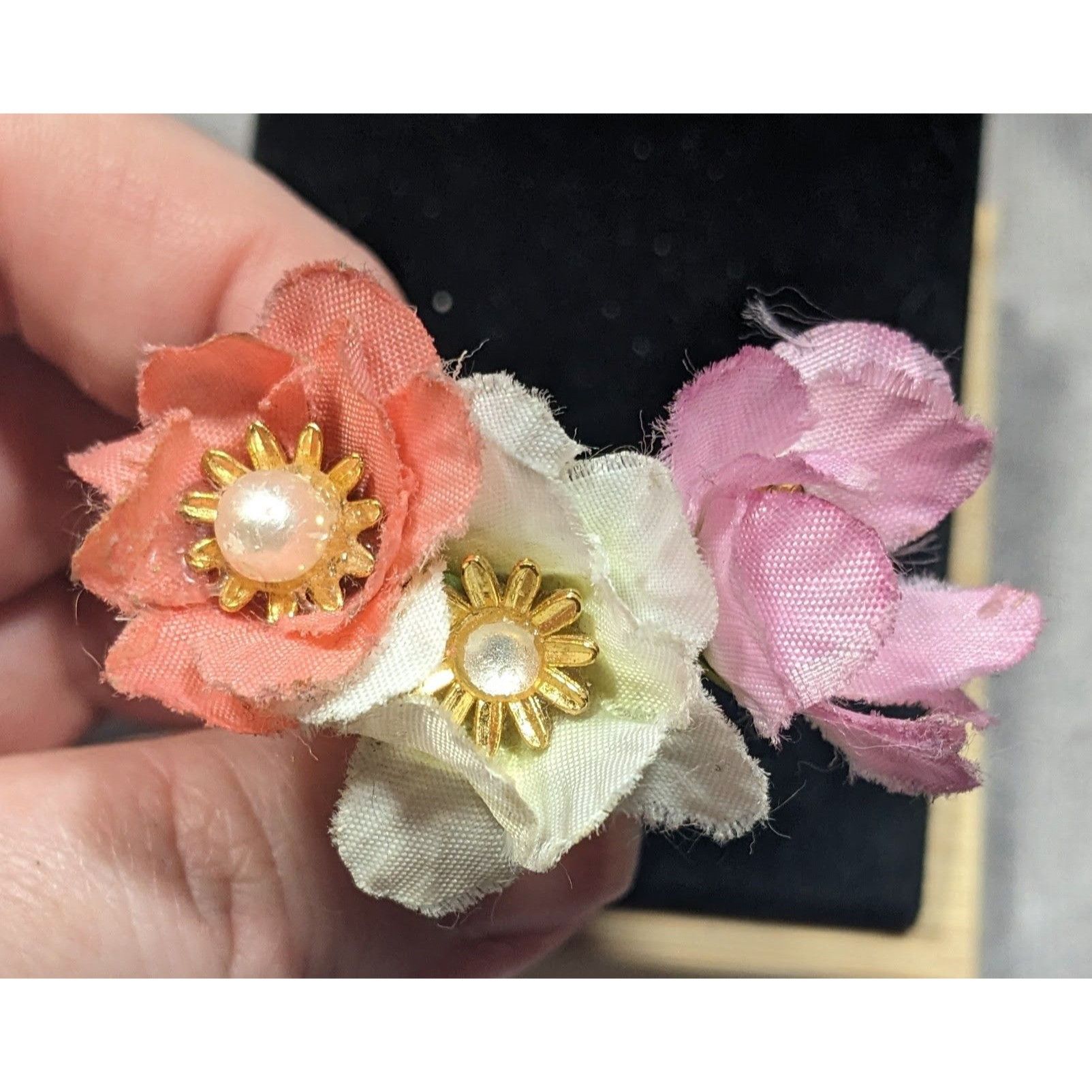 Other Vintage 50s Flower Pot Brooch With Silk Flowers And Faux Pea Size ONE SIZE - 6 Thumbnail
