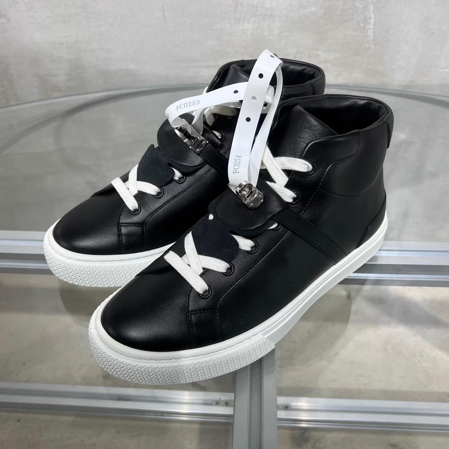 Hermes Hermes Black Kelly Buckle Sneakers New EU39 Size US 8 / IT 38 - 2 Thumbnail