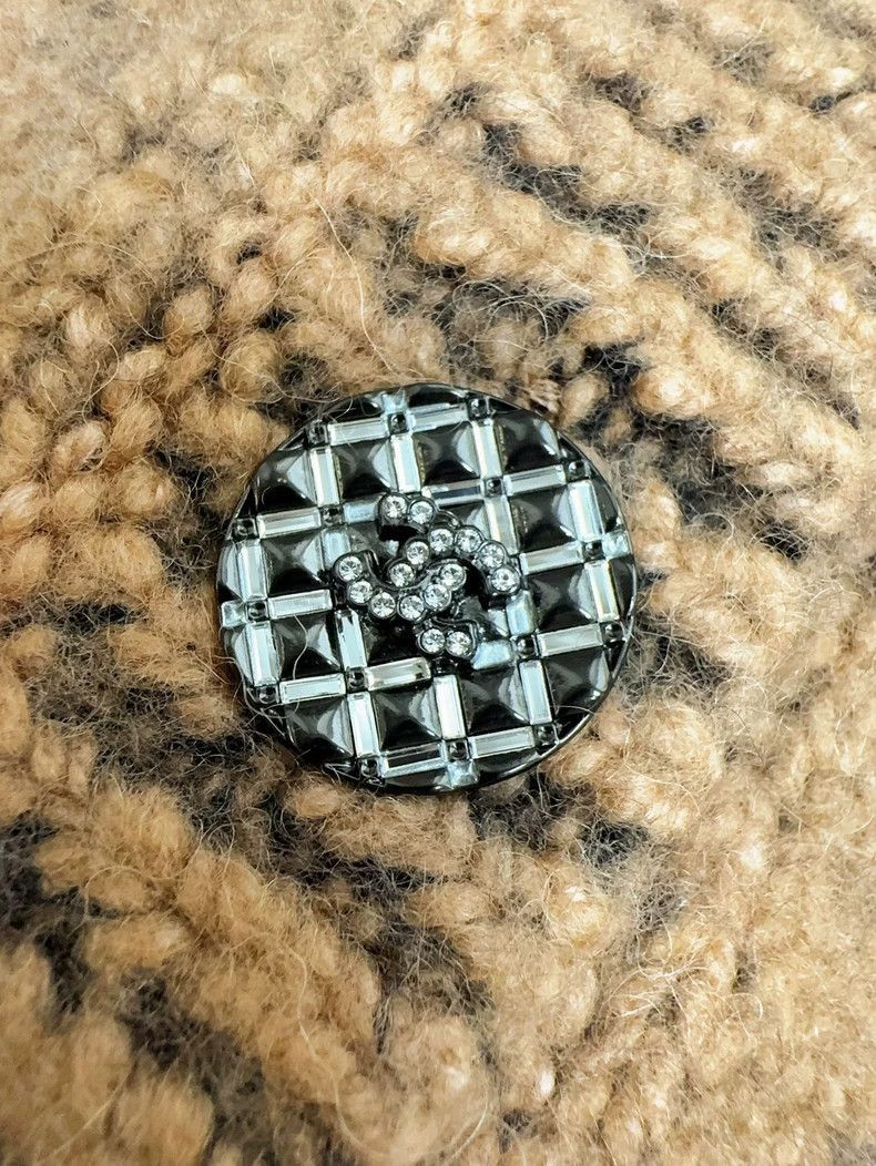 Chanel Chanel 22A Brown Knit Diamond Button Crop Top Size M / US 6-8 / IT 42-44 - 5 Thumbnail