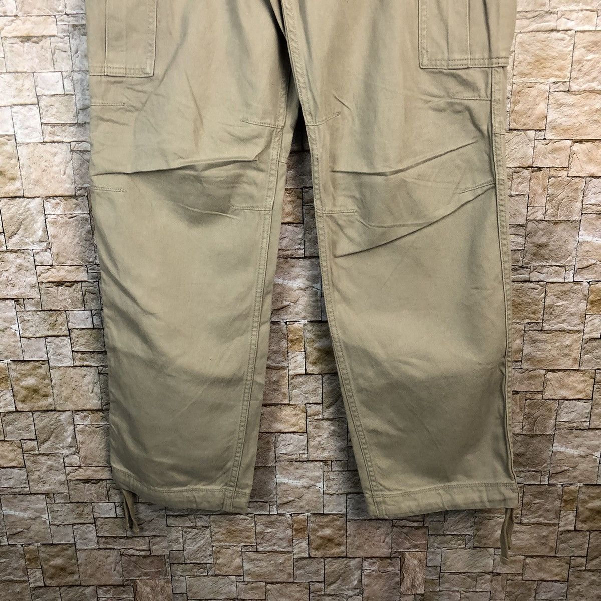 Japanese Brand Uniqlo Cream Cargo Multipocket Pants #A636 Size US 33 - 7 Thumbnail