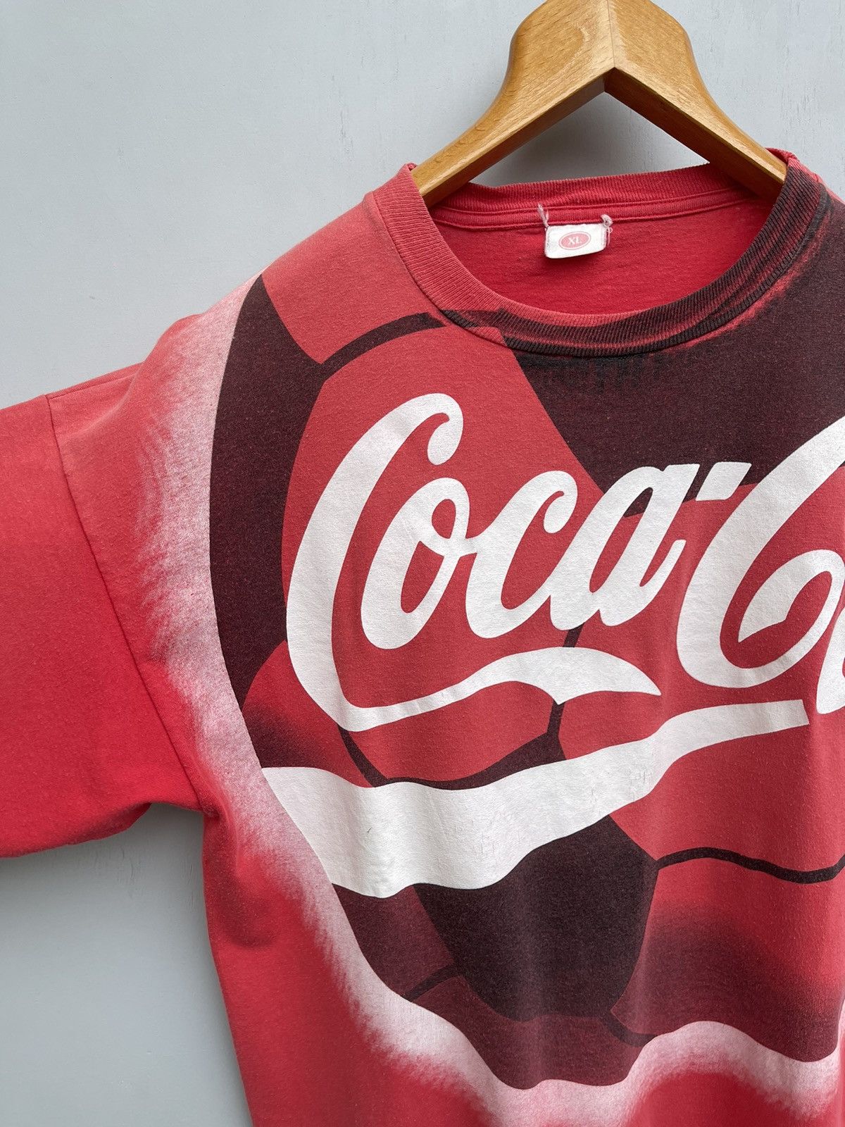 Coca Cola 90s Vintage Coca Cola Allover Print AOP Ball Faded T-Shirt Size US XL / EU 56 / 4 - 3 Thumbnail