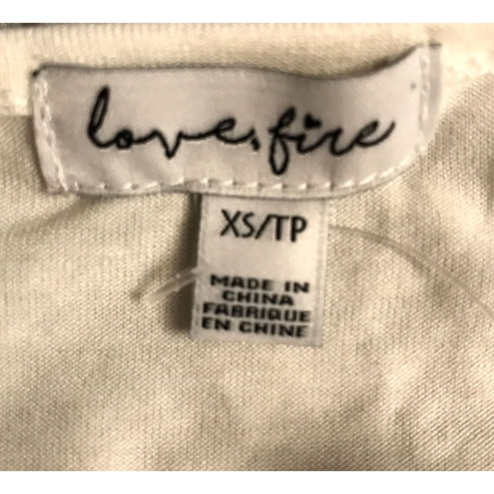 Vintage Love Fire rue 21 Jrs. XS gray lace-up neckline L/S blouse Shirt top NWT 1573 Size XS / US 0-2 / IT 36-38 - 3 Thumbnail