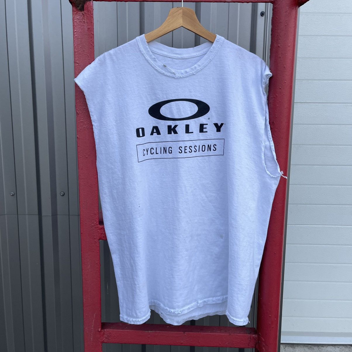 Oakley VINTAGE Y2K OAKLEY SLEEVELESS TEE TRASHED CUSTOM AVANT GARDE Size US L / EU 52-54 / 3 - 5 Thumbnail