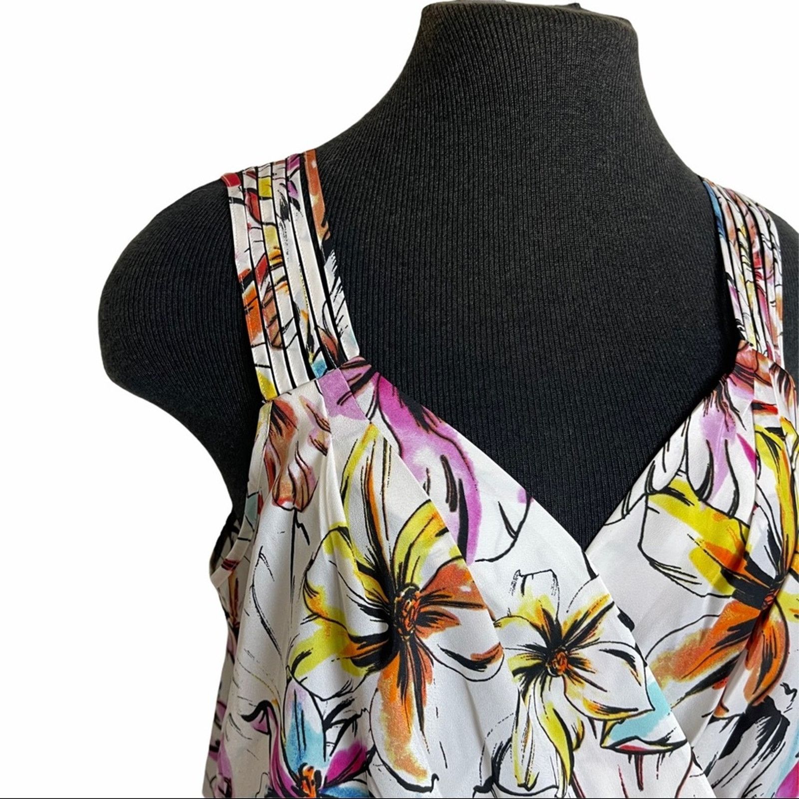 Amanda Uprichard Amanda Uprichard Floral Wrap Bubble Hem Top Small Size S / US 4 / IT 40 - 2 Thumbnail