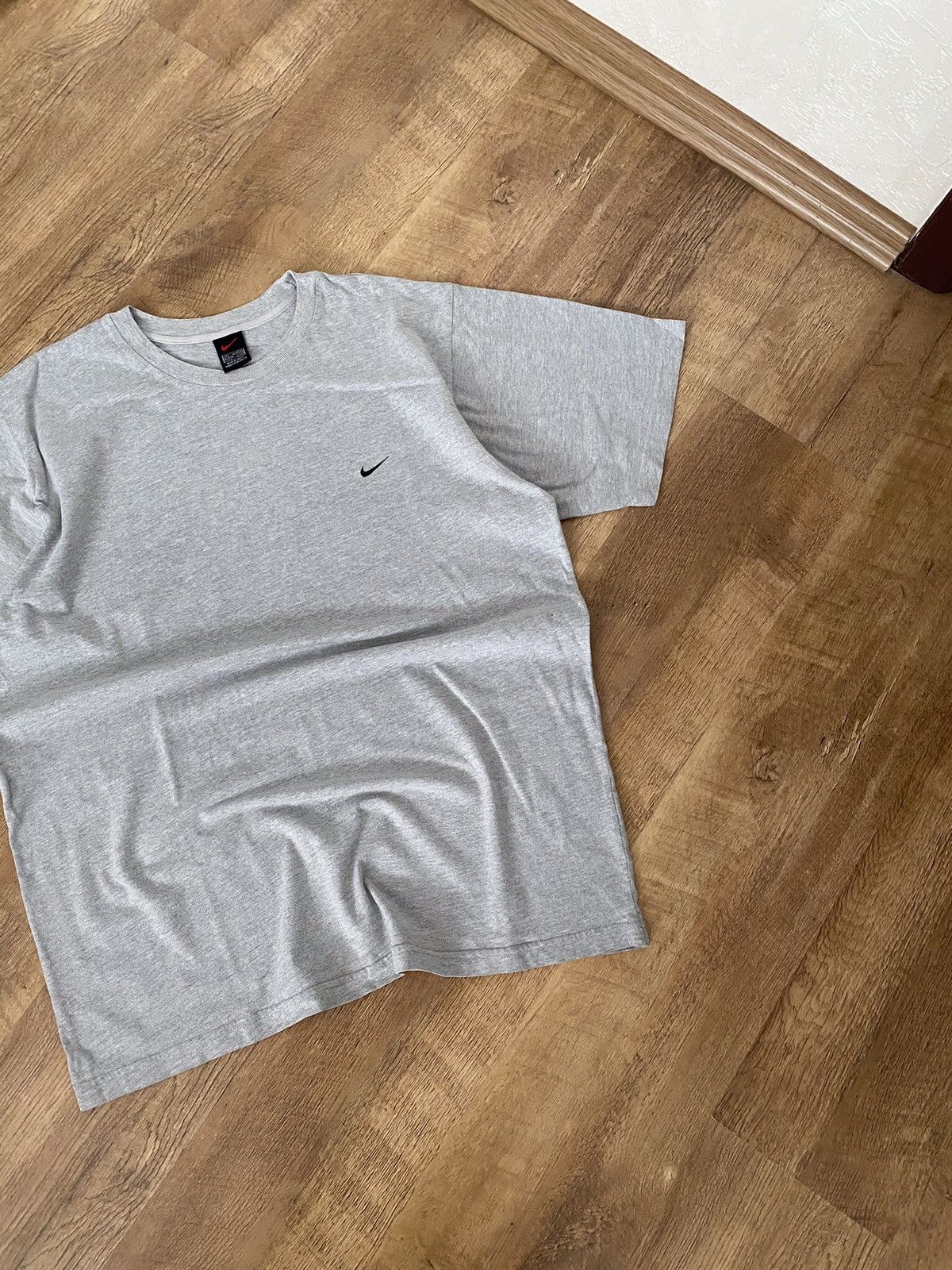 Nike × Vintage Vintage Nike 00s Tag Graphic Tee Size US L / EU 52-54 / 3 - 2 Thumbnail