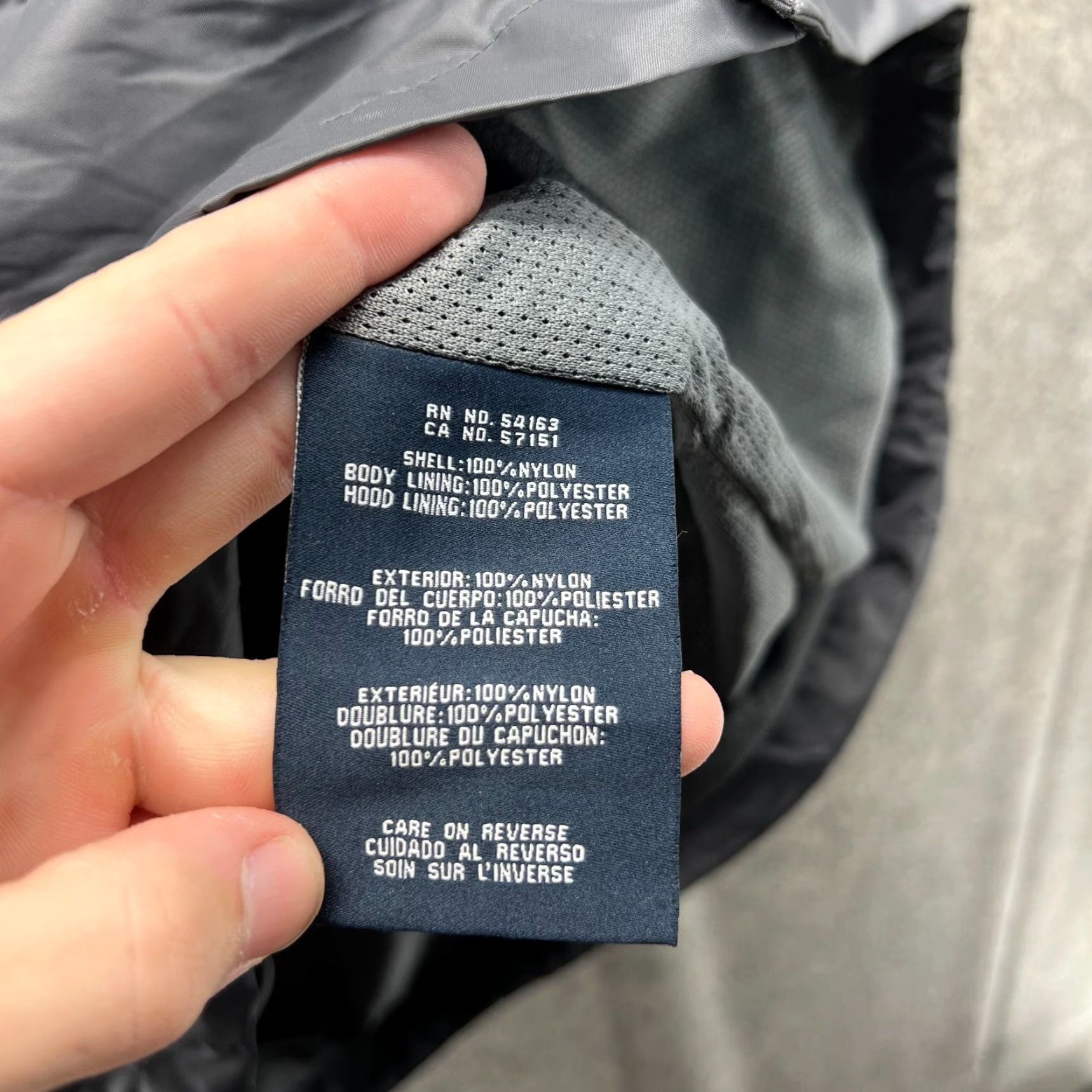 Tommy Hilfiger Tommy Hilfiger Jacket MenS Medium Grey Hoodie Full Zip Nylon Windbreaker Vintage Size US M / EU 48-50 / 2 - 5 Thumbnail