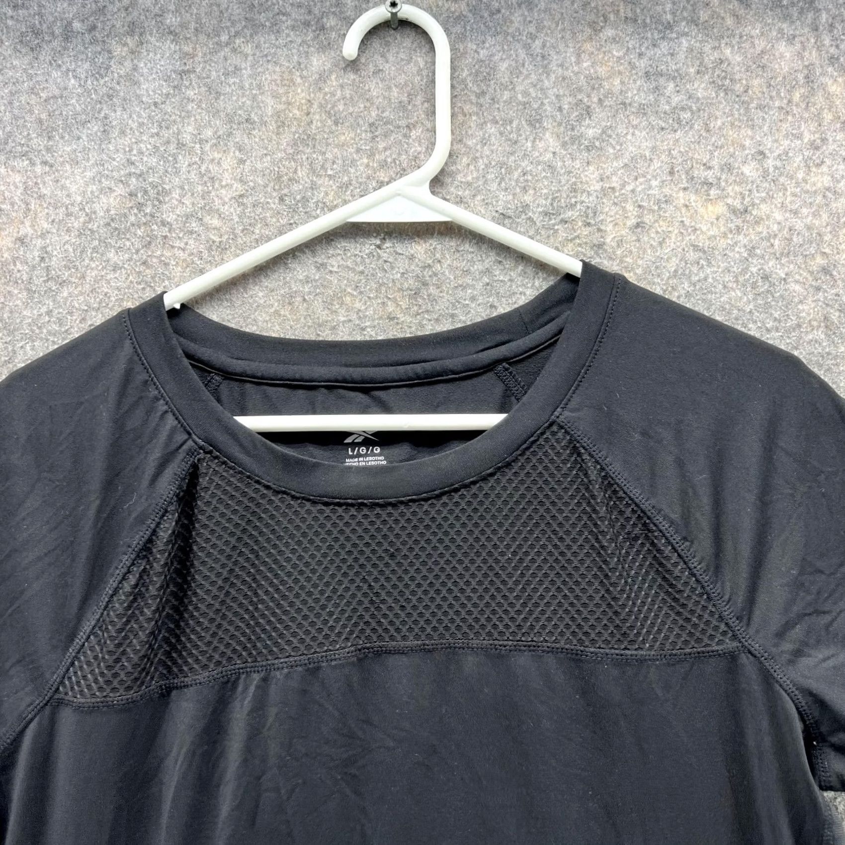 Reebok Reebok Shirt Women Large Black Athletic Training Crewneck Short Sleeve T-Shirt Best for Casual Sports Activewear Size L / US 10 / IT 46 - 2 Thumbnail