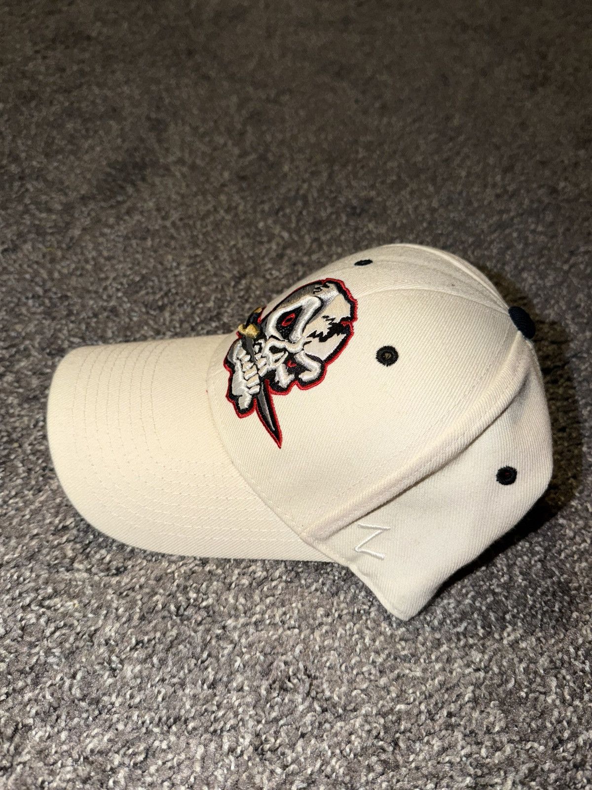 Zephyr Zephyr Never Dead Skull Pirate Hat Size Youth 6,3/4 Used PO Size ONE SIZE - 3 Thumbnail