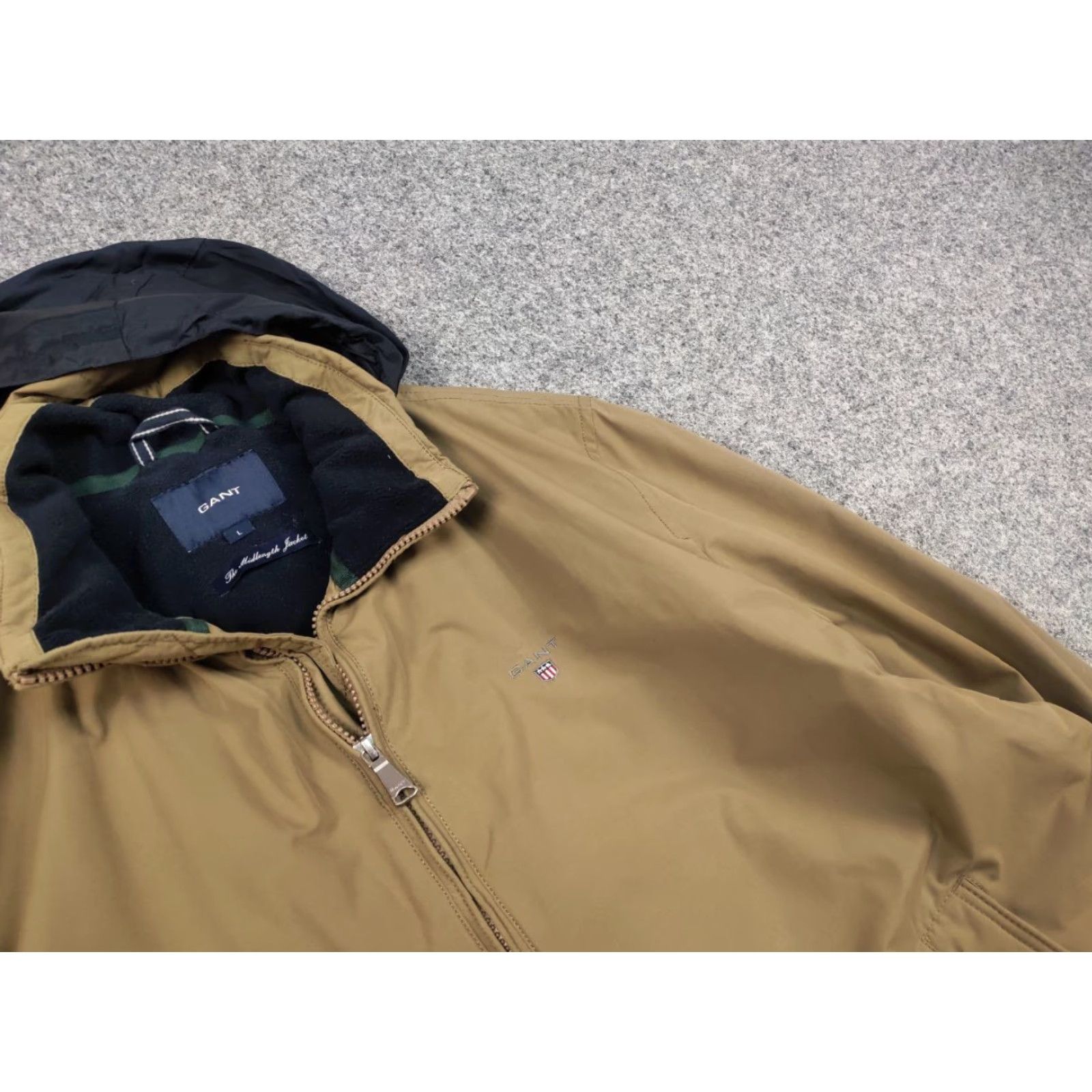 Gant Gant Jacket Main Selling Point Hooded Fleece-insulated Mid Length Dark Khaki Beige Nylon Zip Stand-Up Collar Men L Size Size US L / EU 52-54 / 3 - 7 Thumbnail
