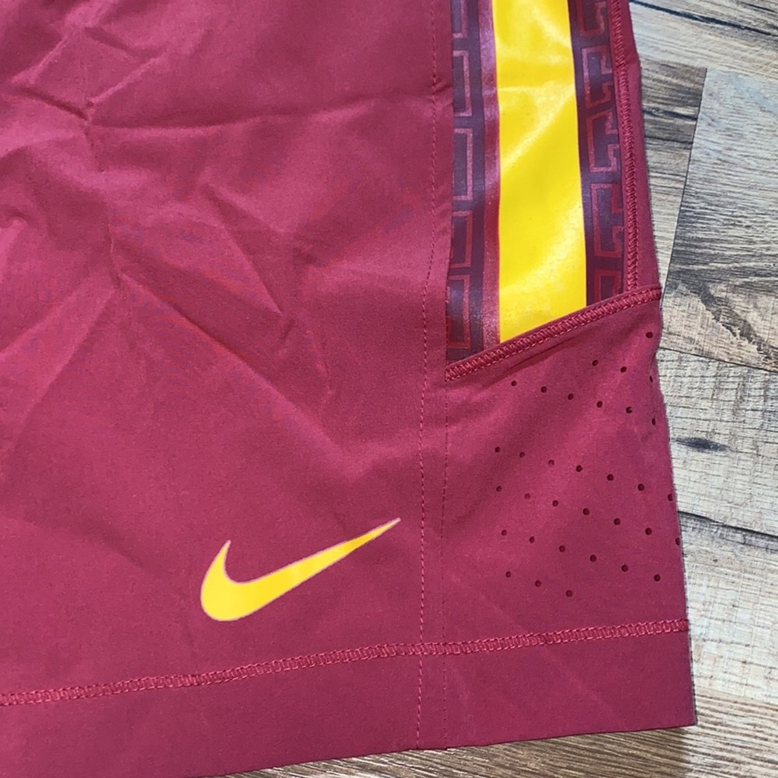 Nike 2014 Nike USC Trojans Shorts Size US 32 / EU 48 - 2 Thumbnail