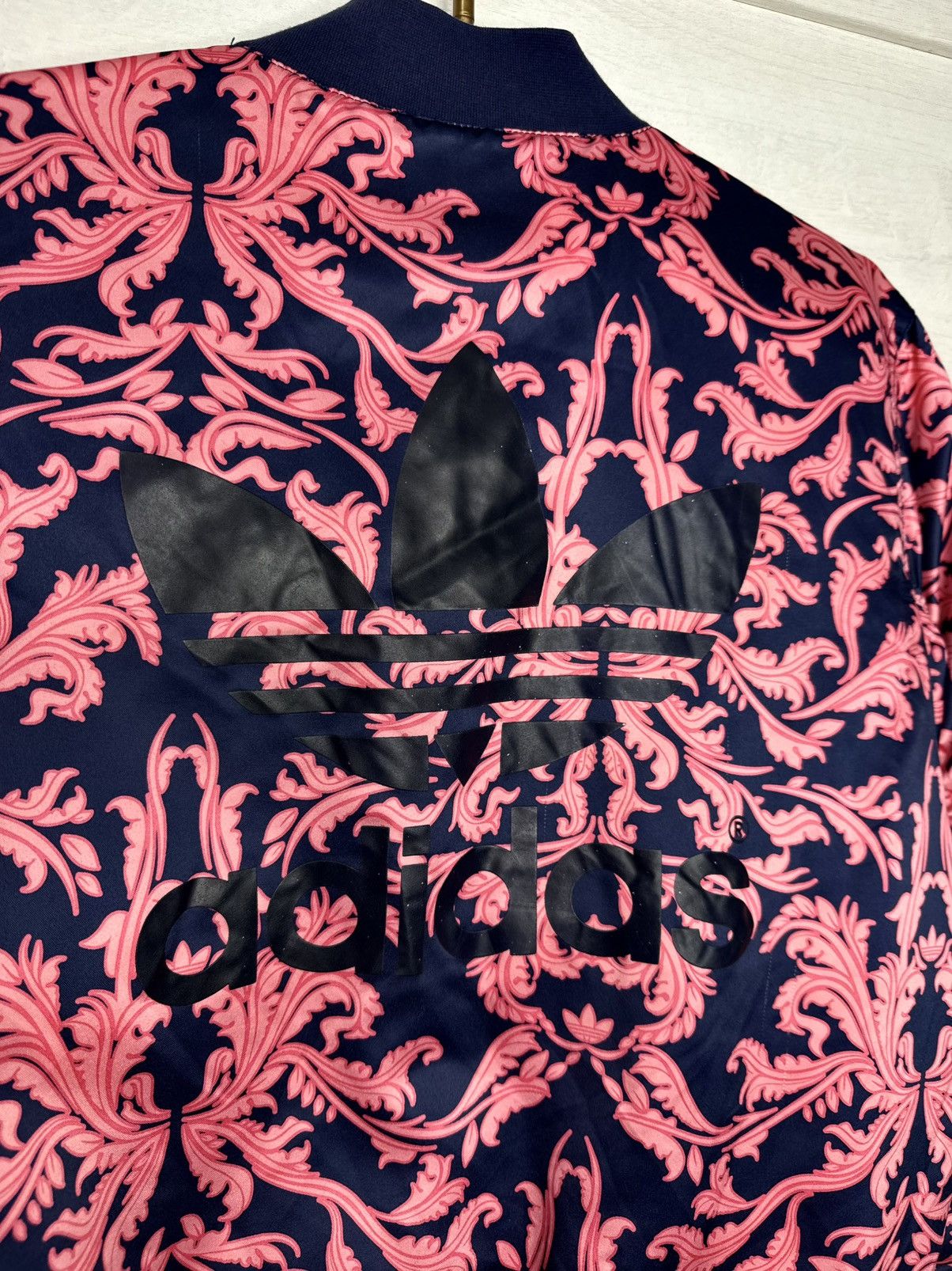 Adidas Adidas x The Farm Company Pink Floral Bomber Jacket Y2K Hype Size S / US 4 / IT 40 - 17 Thumbnail