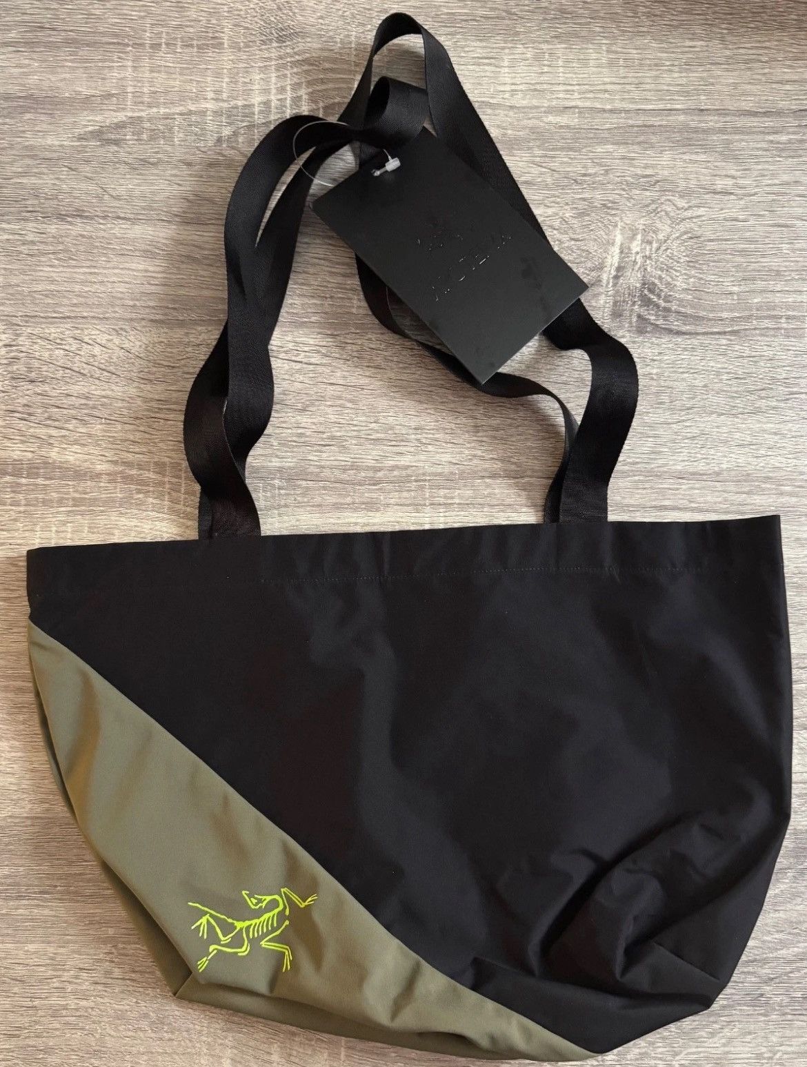 Arc'teryx Arc’teryx Rebird Small Shopper Tote Black/Clay NWT Limited Size ONE SIZE - 3 Thumbnail