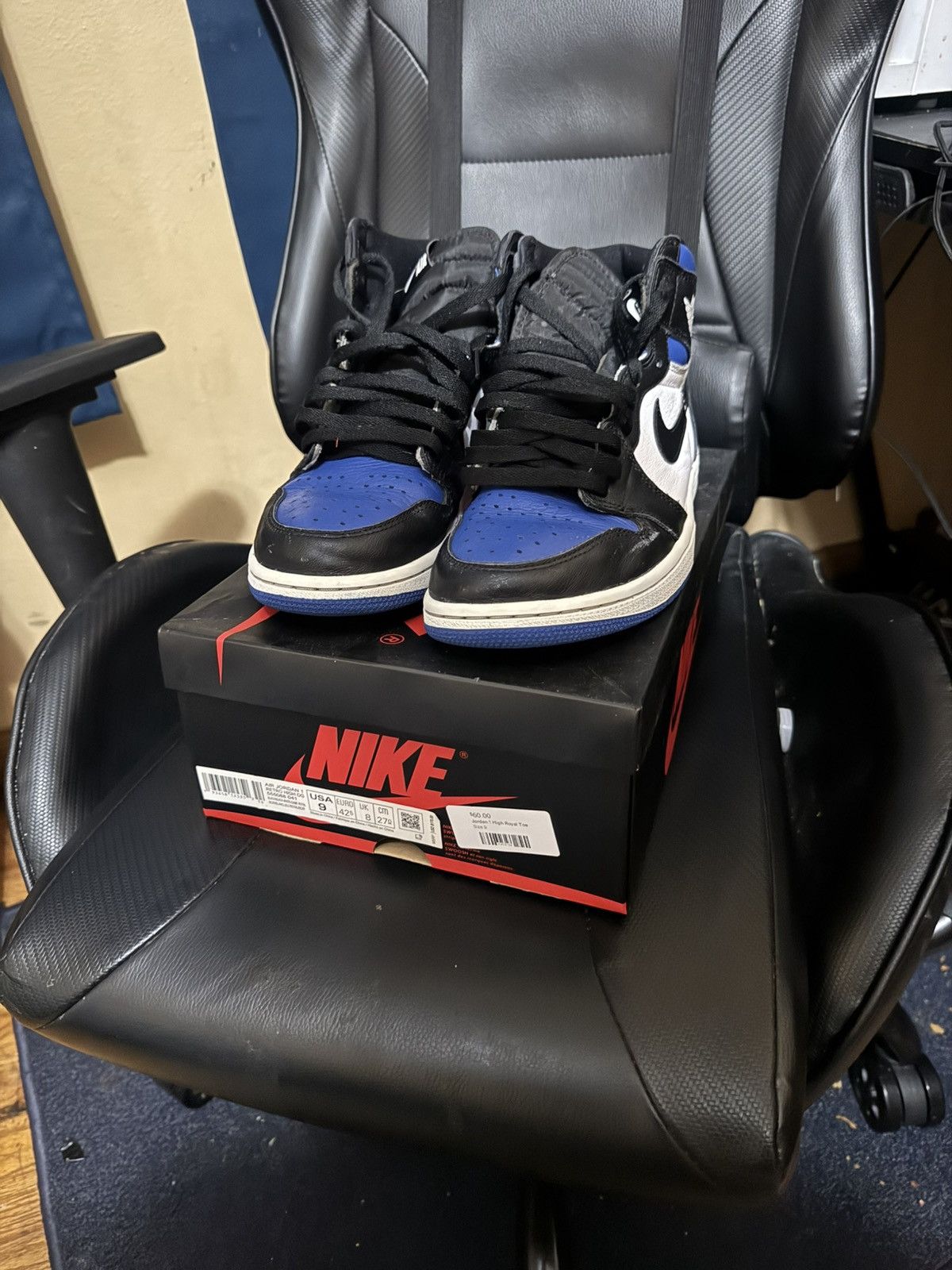 Jordan Brand × Nike Jordan 1 High OG “Royal Toe” Size US 9 / EU 42 - 1 Thumbnail