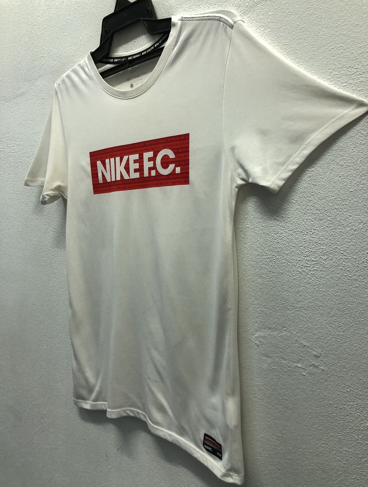 Nike The Nike Tee Nike F.C. T-Shirt Size US S / EU 44-46 / 1 - 6 Thumbnail