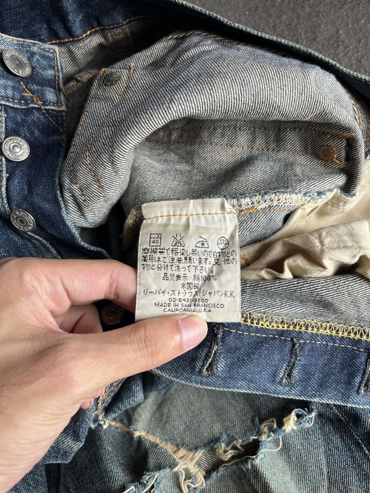 Levi's Vtg Big E 501 Levi’s Selvedge V-Stitch Distressed Late 90’s Size US 28 / EU 44 - 17 Thumbnail