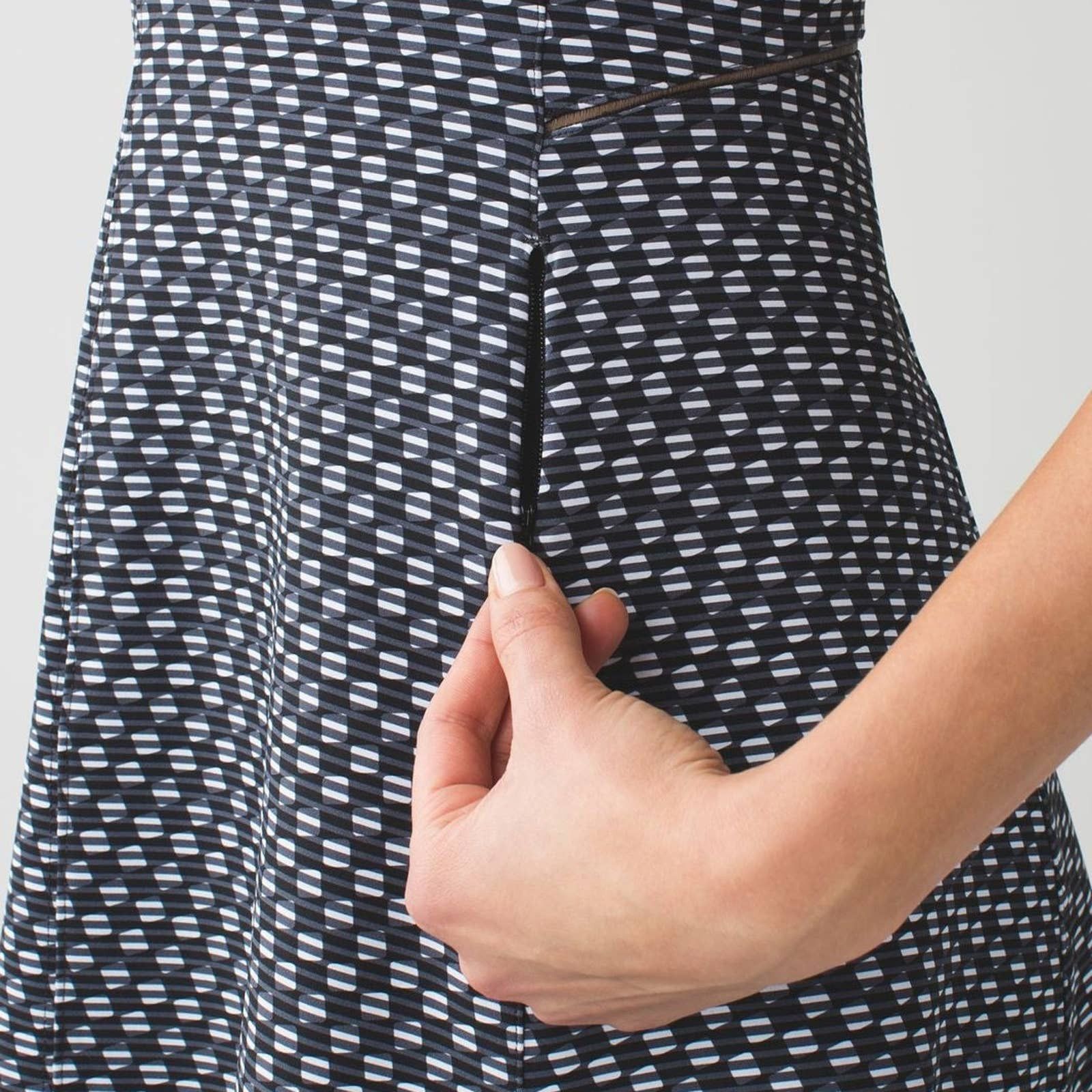 Lululemon Lululemon &go 'Til Dawn Dress size 6 Size M / US 6-8 / IT 42-44 - 4 Thumbnail