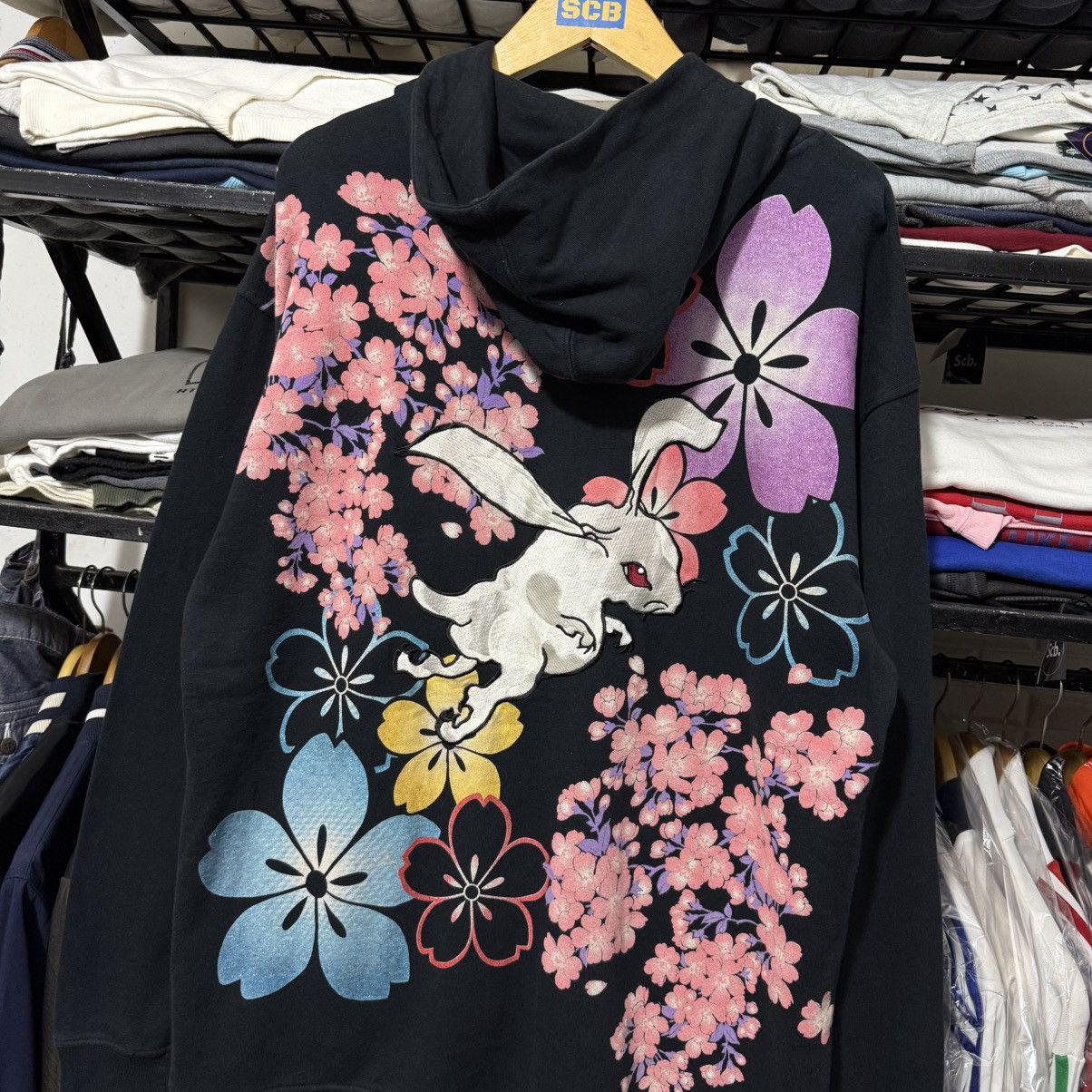 Fugutaiten karakuri tamashii rabbits floral ziphoodie