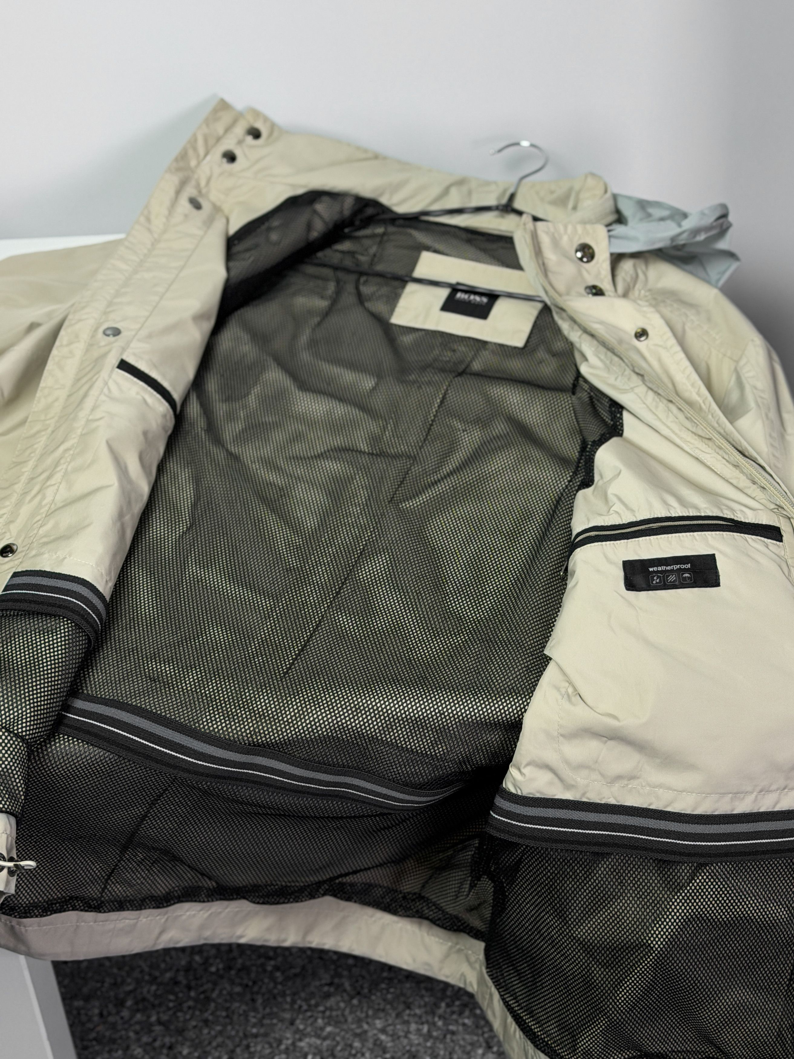 Hugo Boss HUGO BOSS Vintage Men’s Waterproof Jacket Size US L / EU 52-54 / 3 - 6 Thumbnail