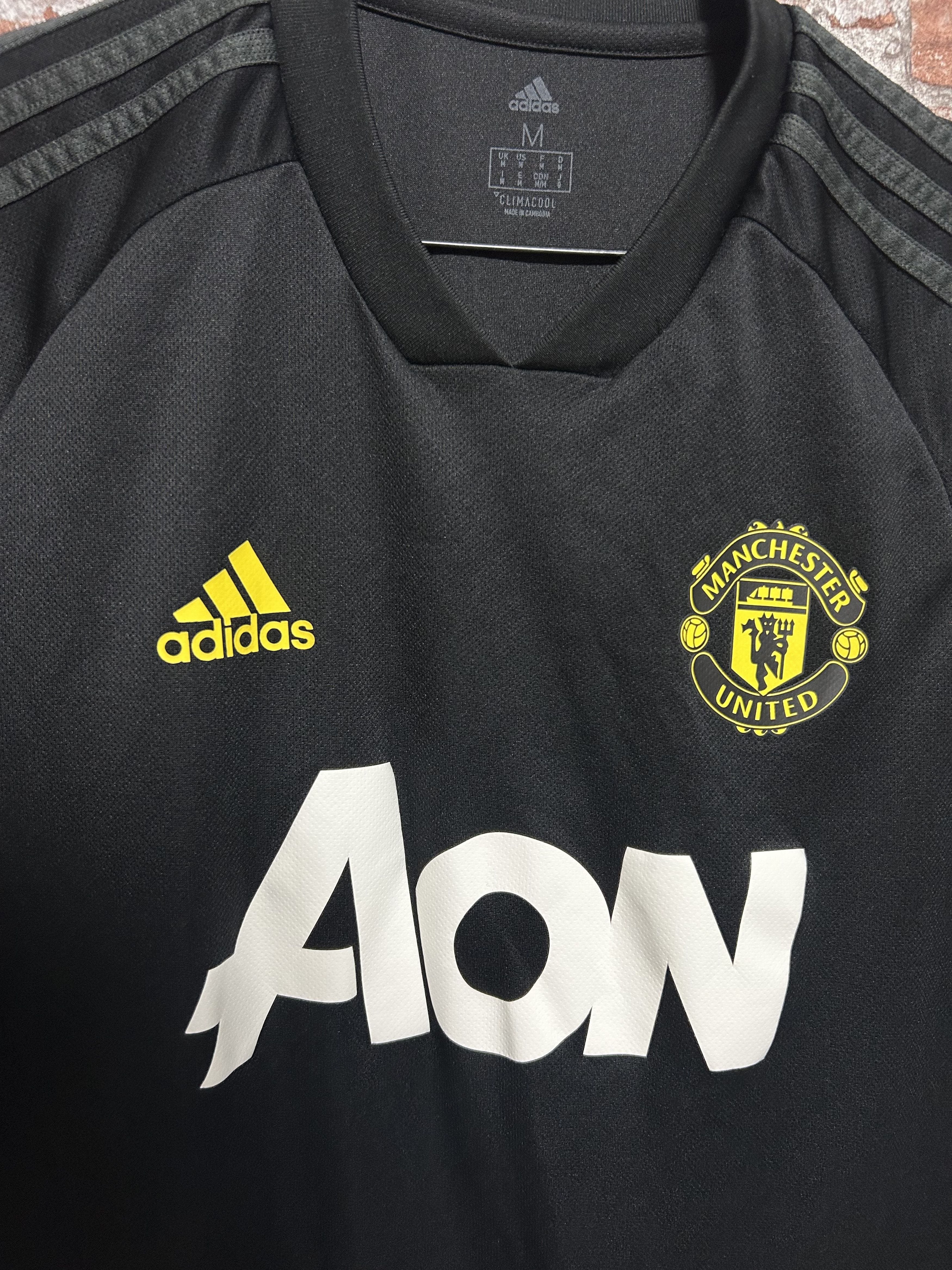 Adidas Manchester United 2019 2020 Training Football Jersey DX9030 Size US M / EU 48-50 / 2 - 6 Thumbnail