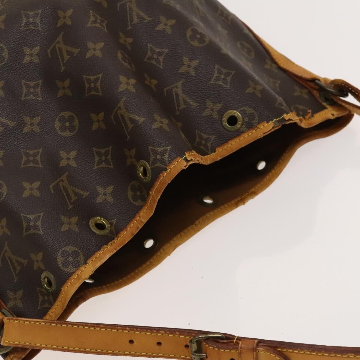 Louis Vuitton LOUIS VUITTON Monogram Noe Shoulder Bag M42224 Size ONE SIZE - 6 Thumbnail