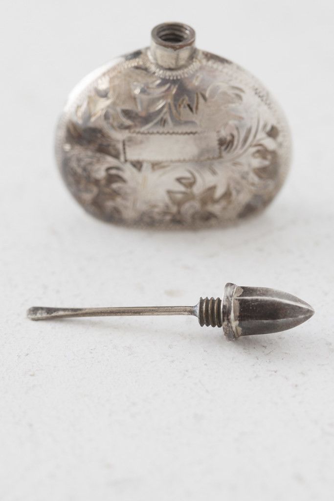 Vintage Vintage silver perfume flask Size ONE SIZE - 5 Thumbnail
