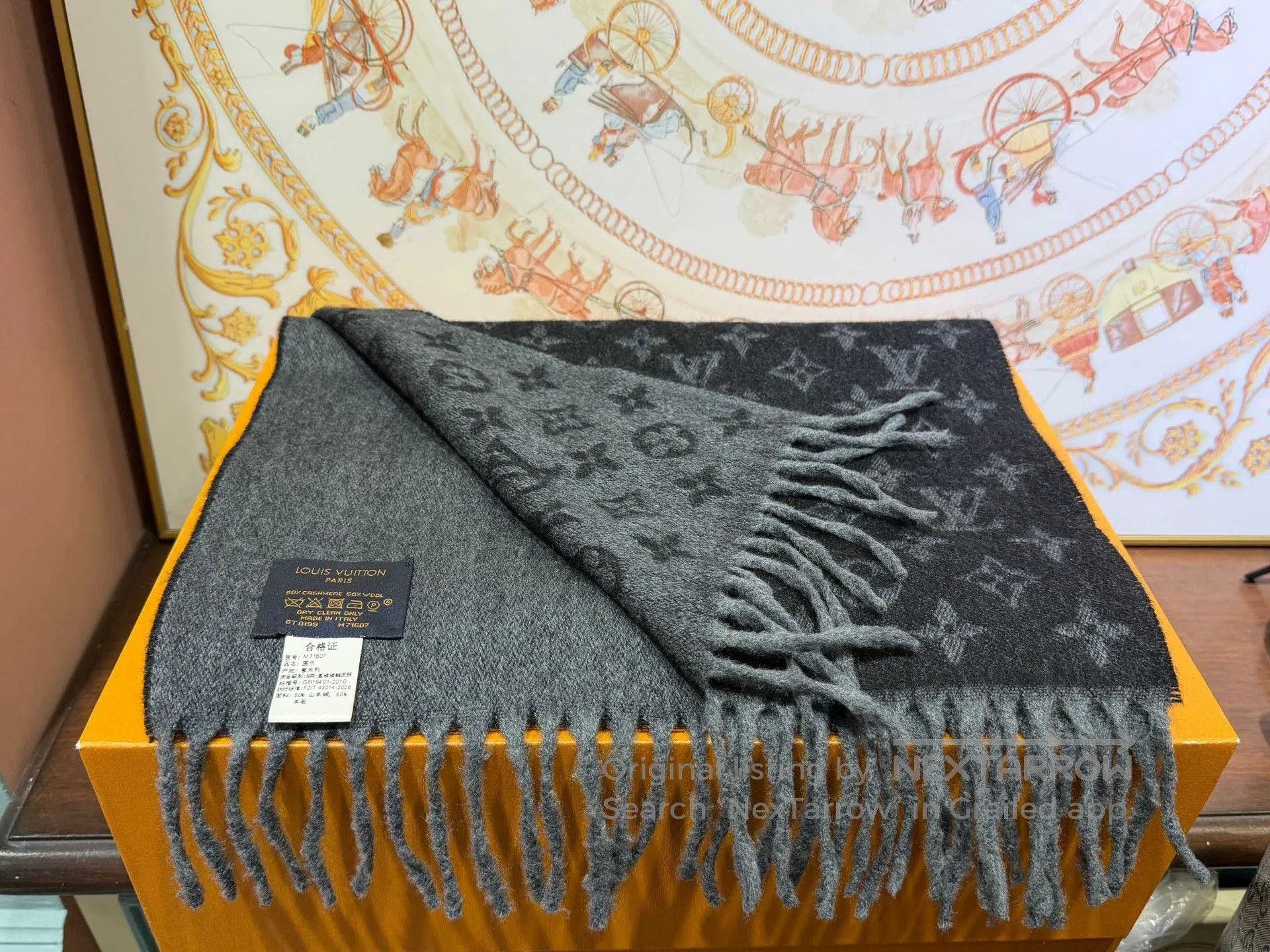 Louis Vuitton LV Monogram Gradient Cashmere Scarf. Size ONE SIZE - 3 Thumbnail
