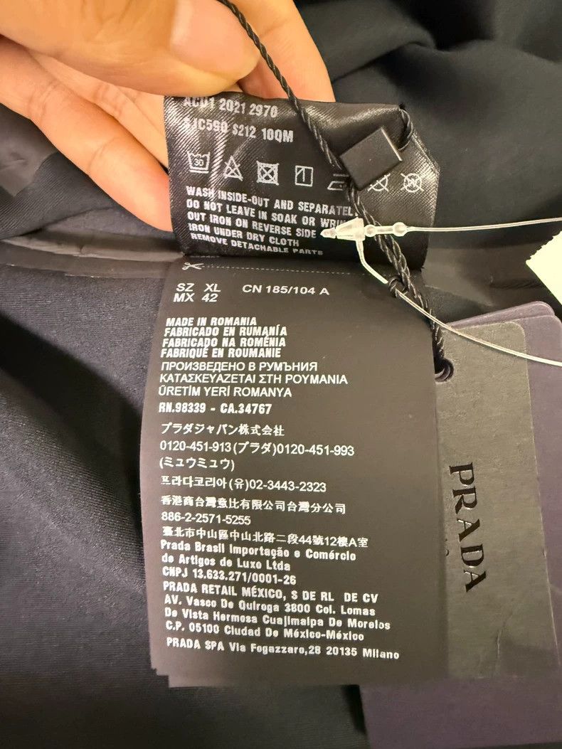 Prada Prada Black technology fabric sports windbreaker jacket 250 Size US XL / EU 56 / 4 - 6 Thumbnail