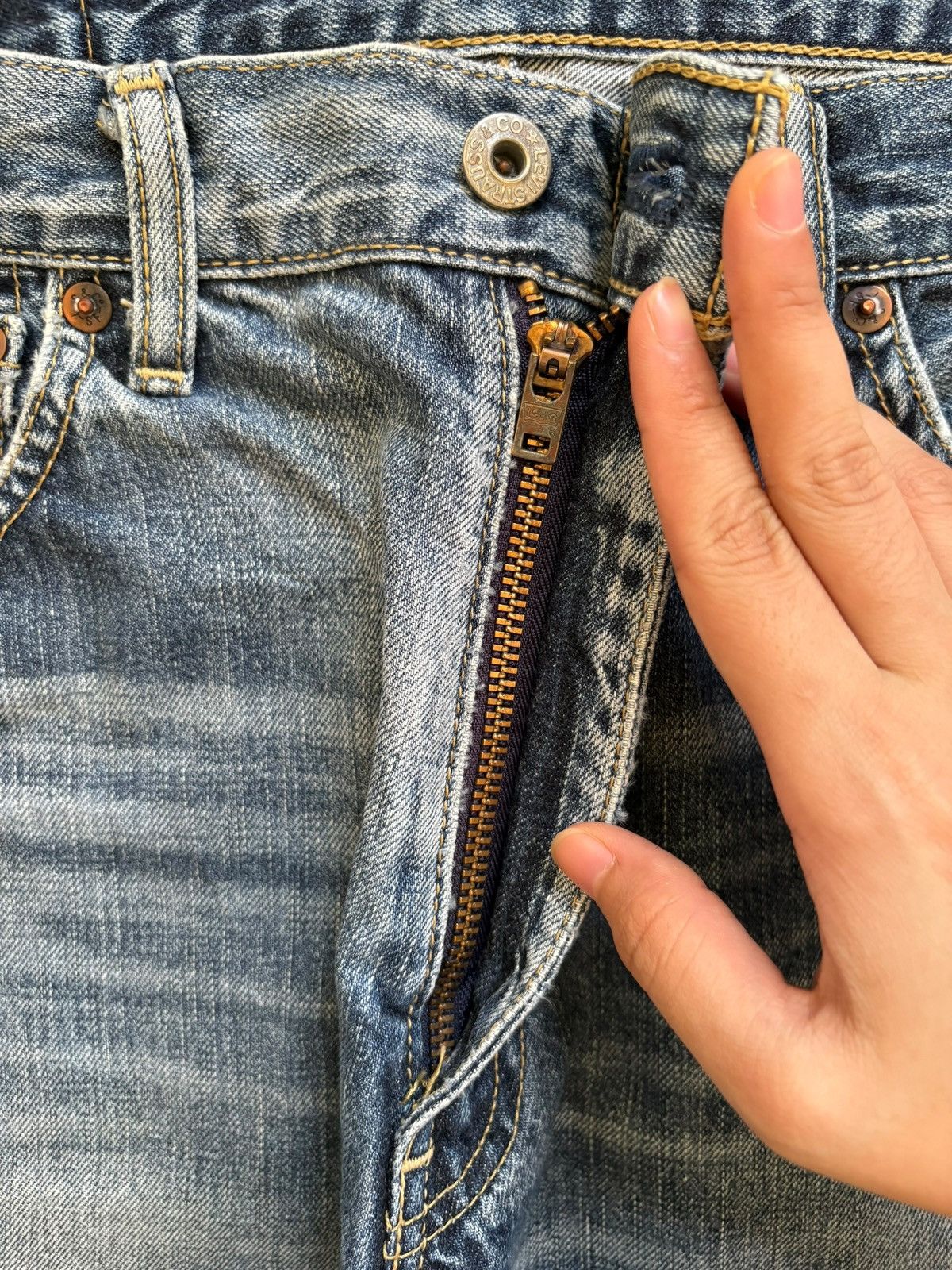 Levi's Vintage 90s Levis 503 Faded Wash Loose Baggy Jeans Size US 32 / EU 48 - 3 Thumbnail