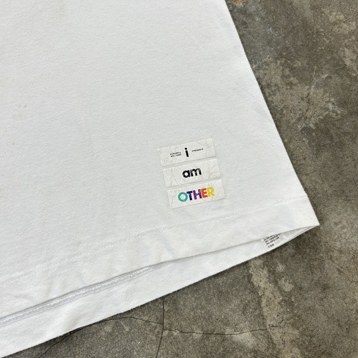 Pharrell × Uniqlo Pharrell William - I Am Other Size US M / EU 48-50 / 2 - 4 Thumbnail