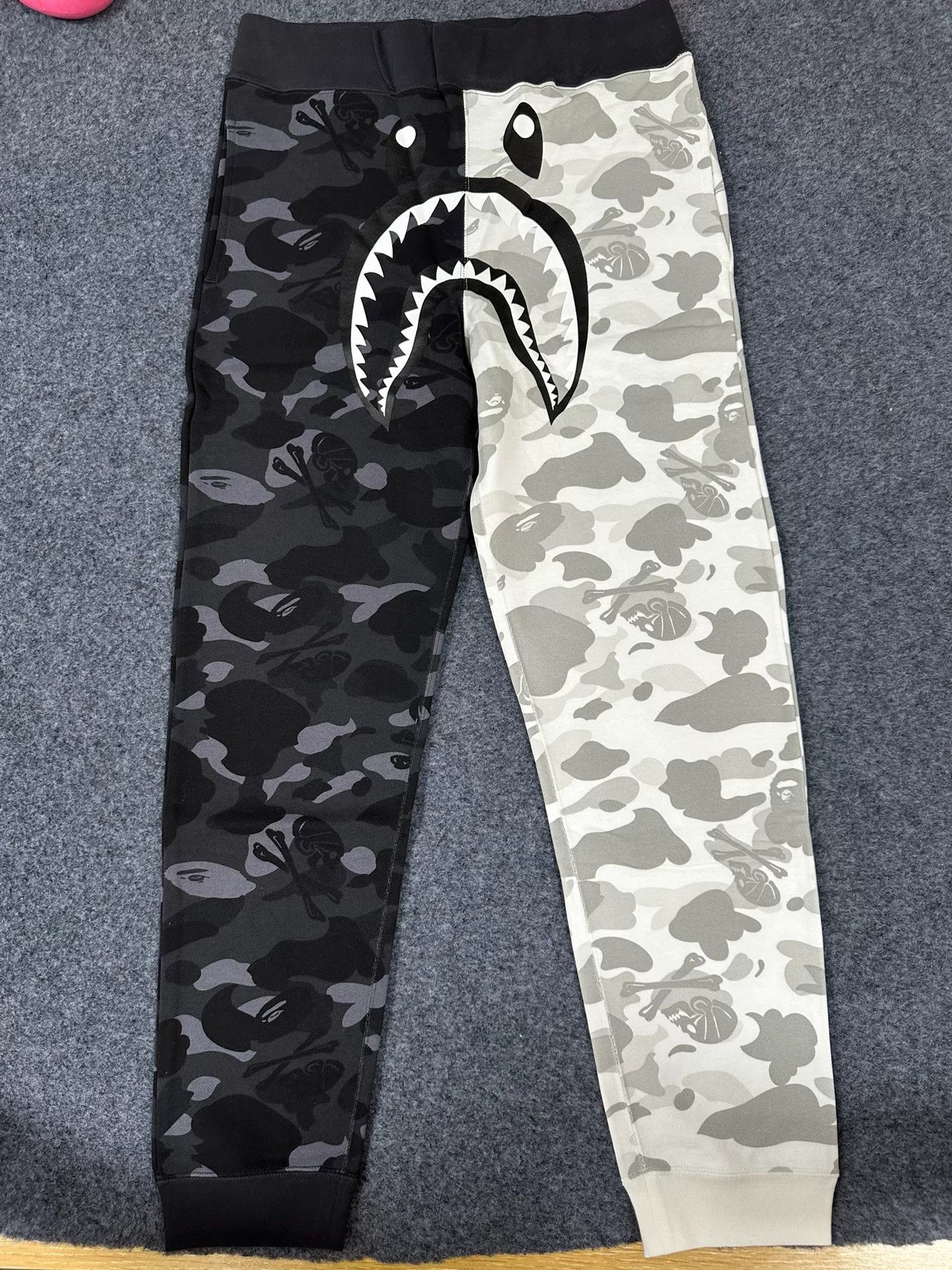 Bape Bape Black Shark Pants Casual Designer Size US 36 / EU 52 - 1 Thumbnail