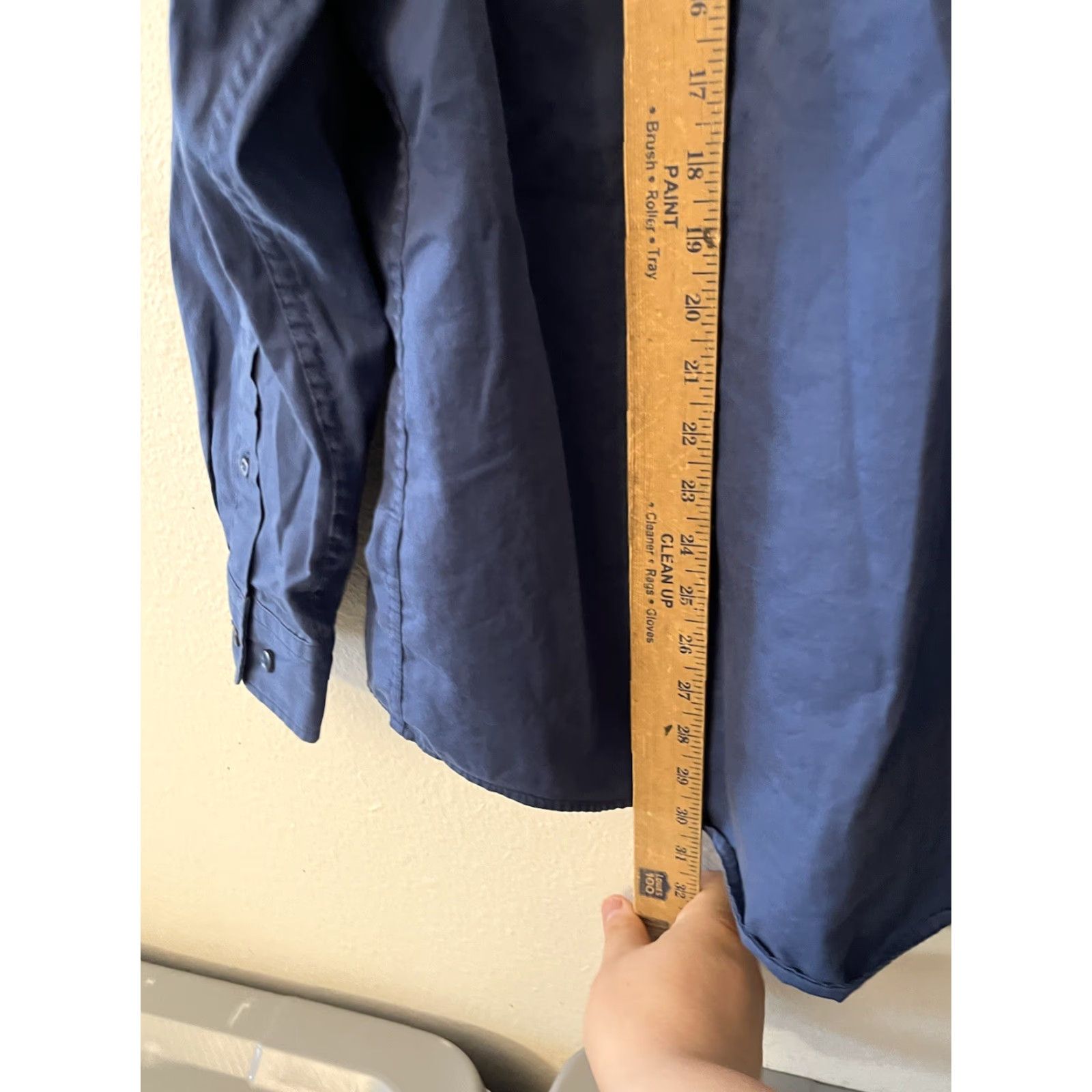 Croft & Barrow Croft & Barrow Button Up Shirt Mens L Blue Solid Wrinkle Free Button-Down Collared Long Sleeve Casual Easy Care Modern 80s? Size US L / EU 52-54 / 3 - 4 Thumbnail