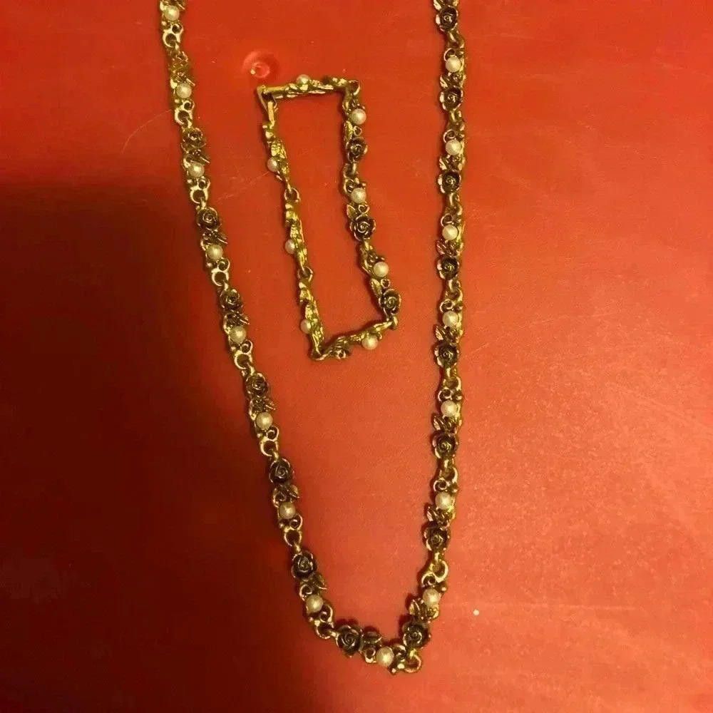 Designer Vintage Rose and pearl necklace and bracelet Size ONE SIZE - 6 Thumbnail