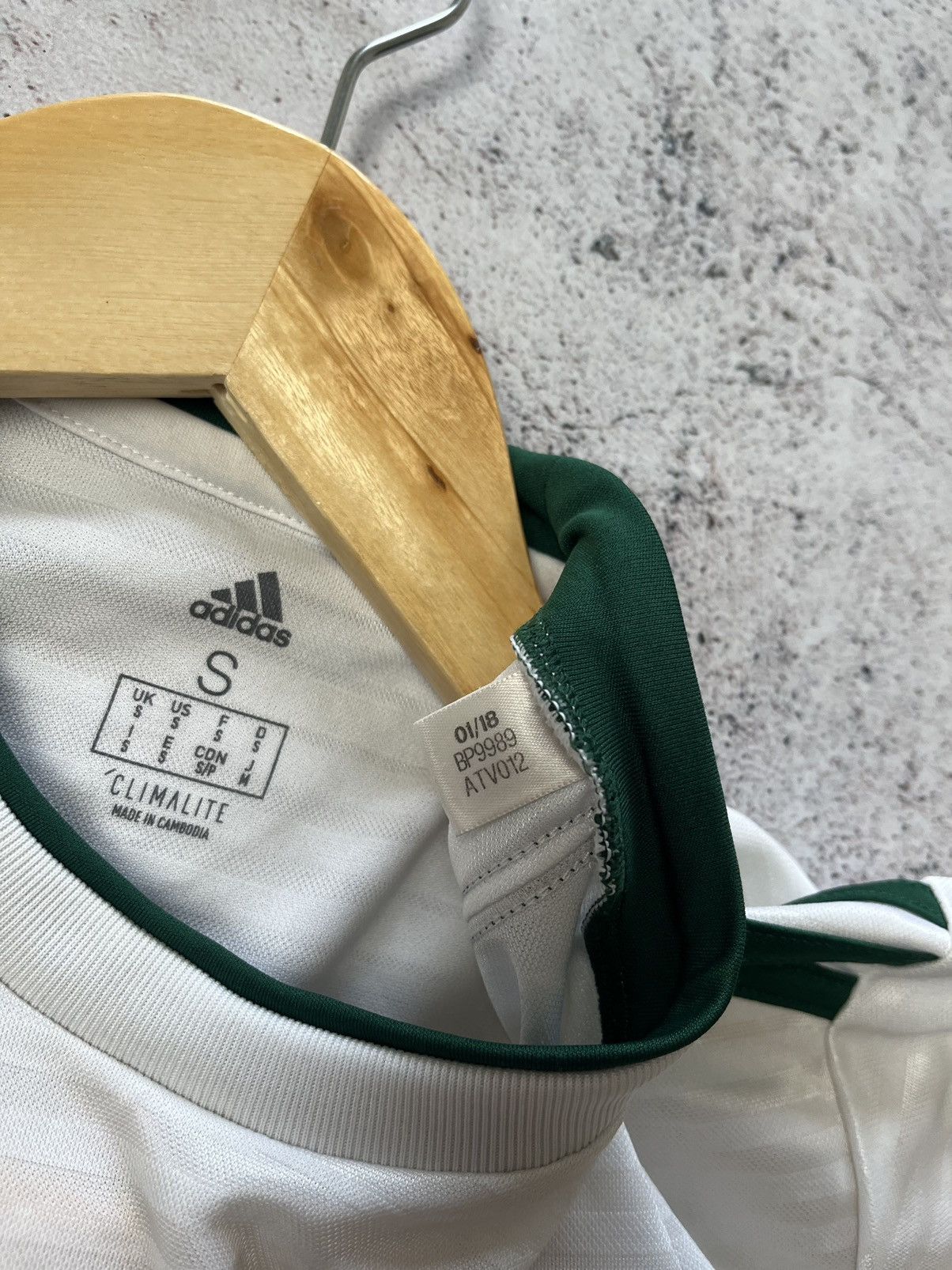 Adidas WALES NATIONALS 2018 2019 AWAY FOOTBALL SOCCER JERSEY ADIDAS Size US S / EU 44-46 / 1 - 9 Thumbnail