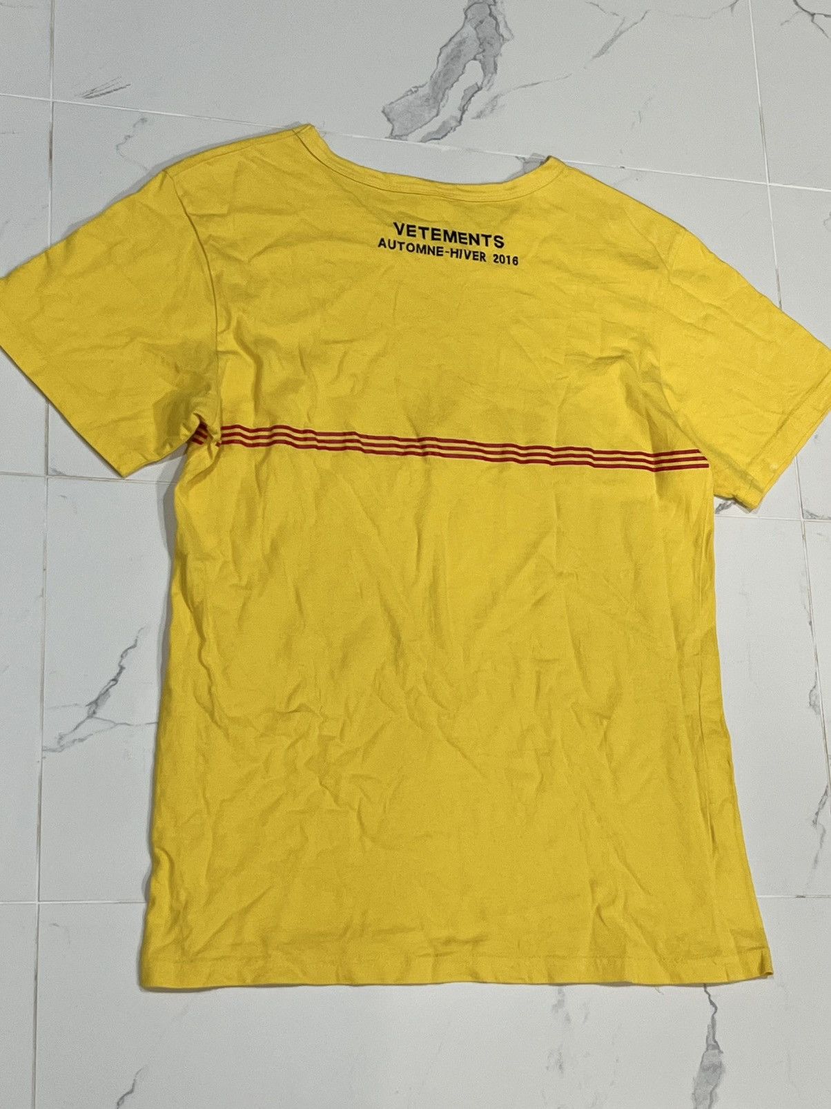 DHL Vetements DHL T-Shirts Size US M / EU 48-50 / 2 - 10 Thumbnail
