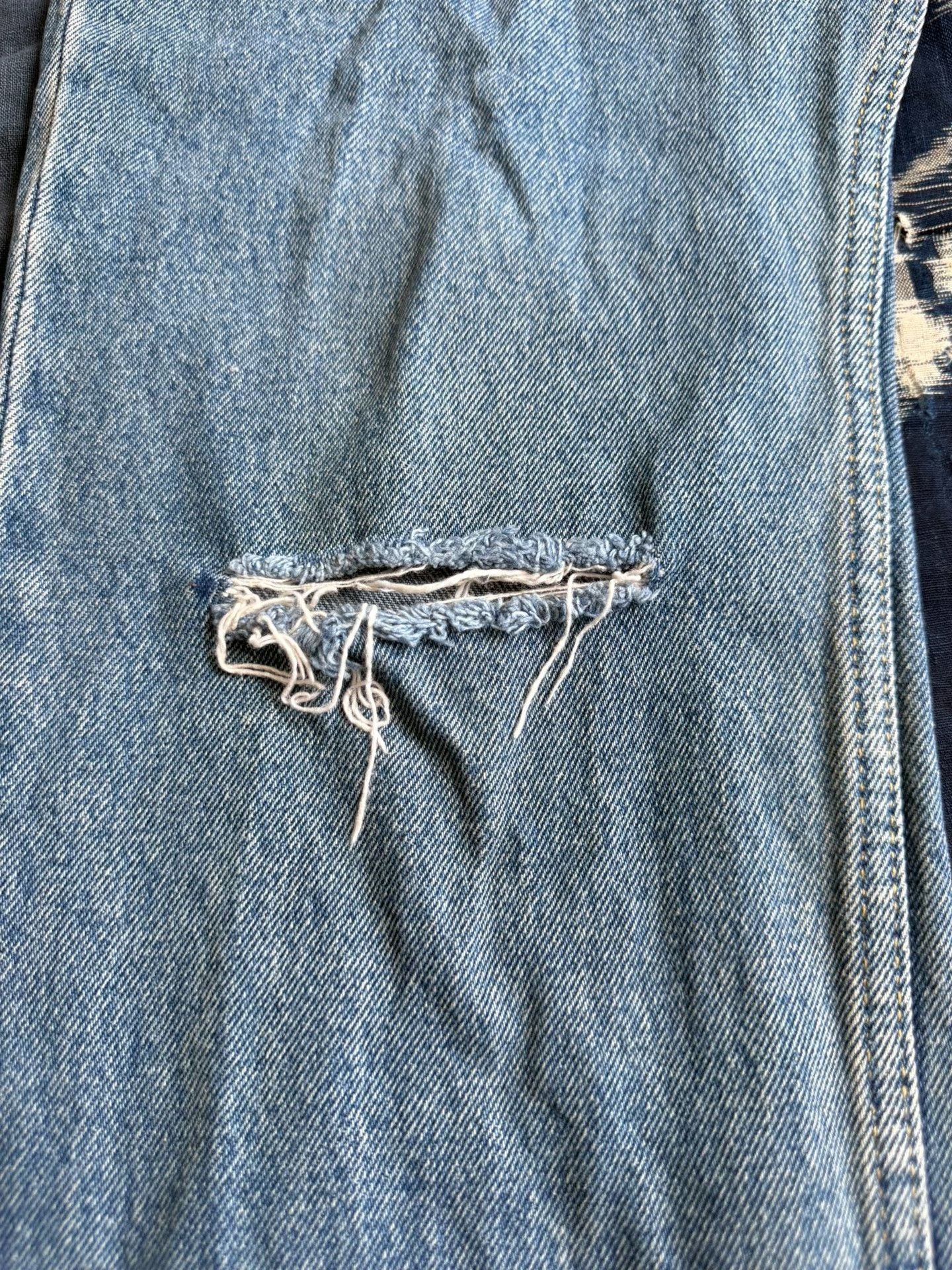 Balenciaga Balenciaga Distressed Vintage Jeans Size US 26 / EU 42 - 5 Thumbnail