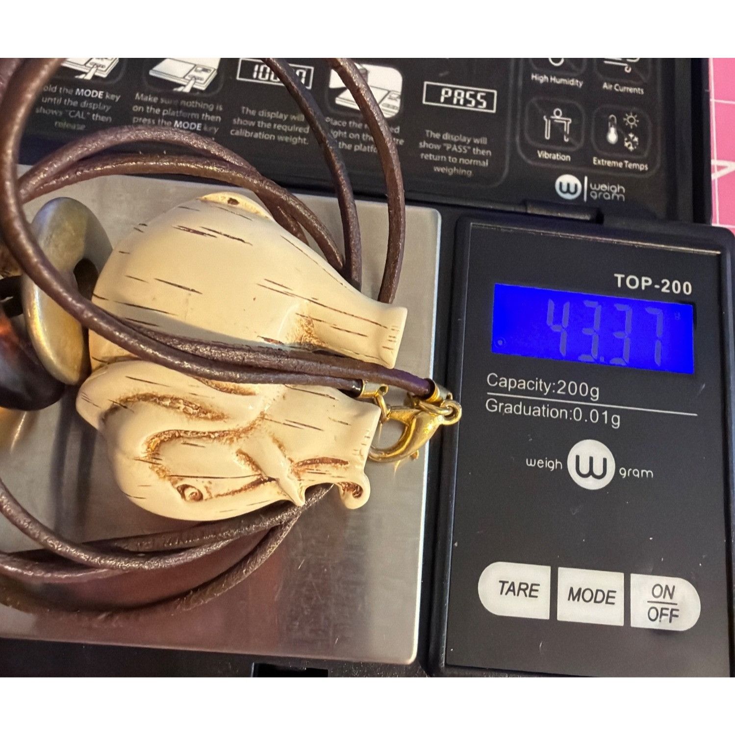 Other Vintage Elephant Pendant Necklace Leather Cord Beads Gold To Size ONE SIZE - 5 Thumbnail
